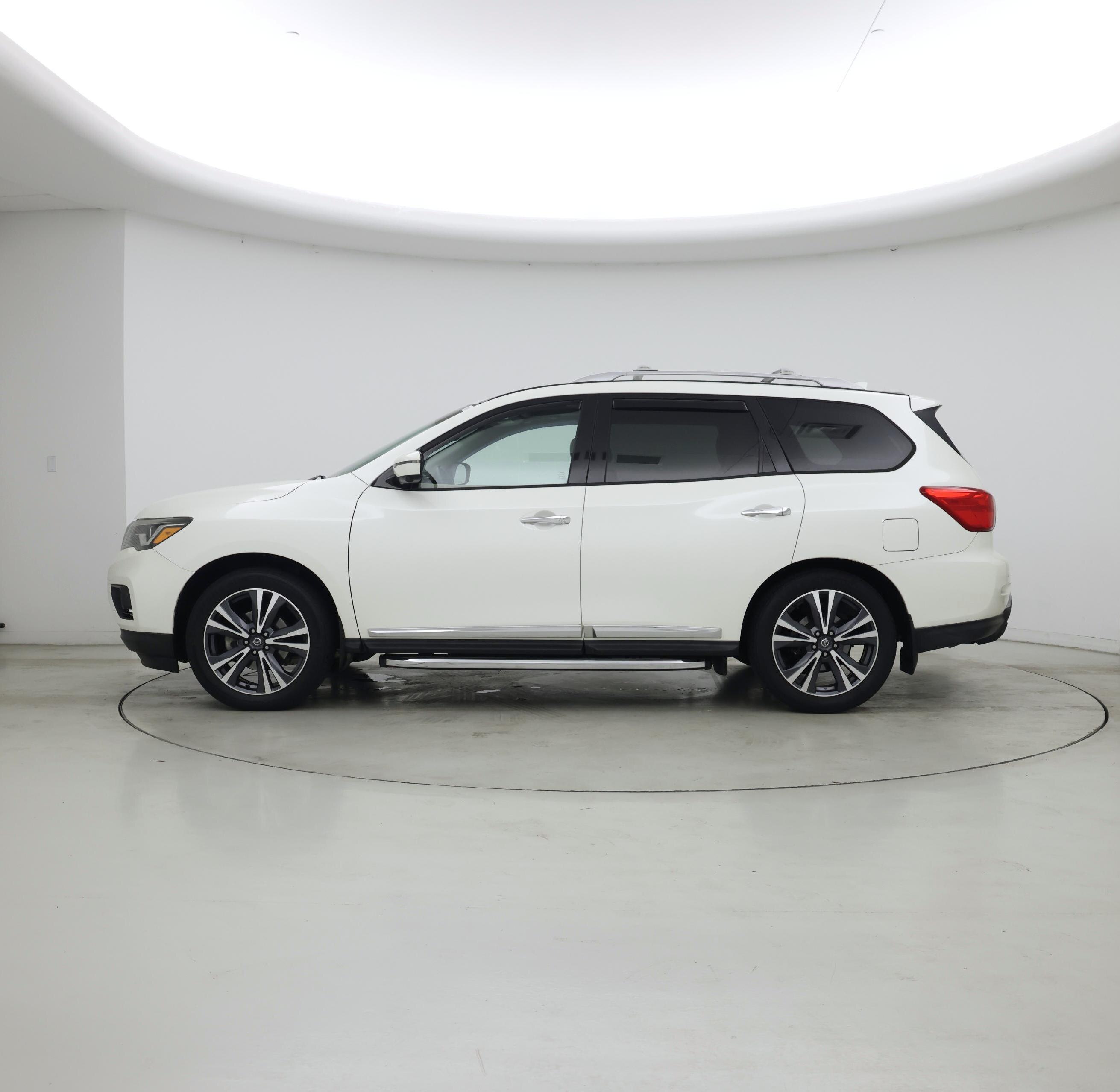 Thumbnail: 2020 Nissan Pathfinder - 3
