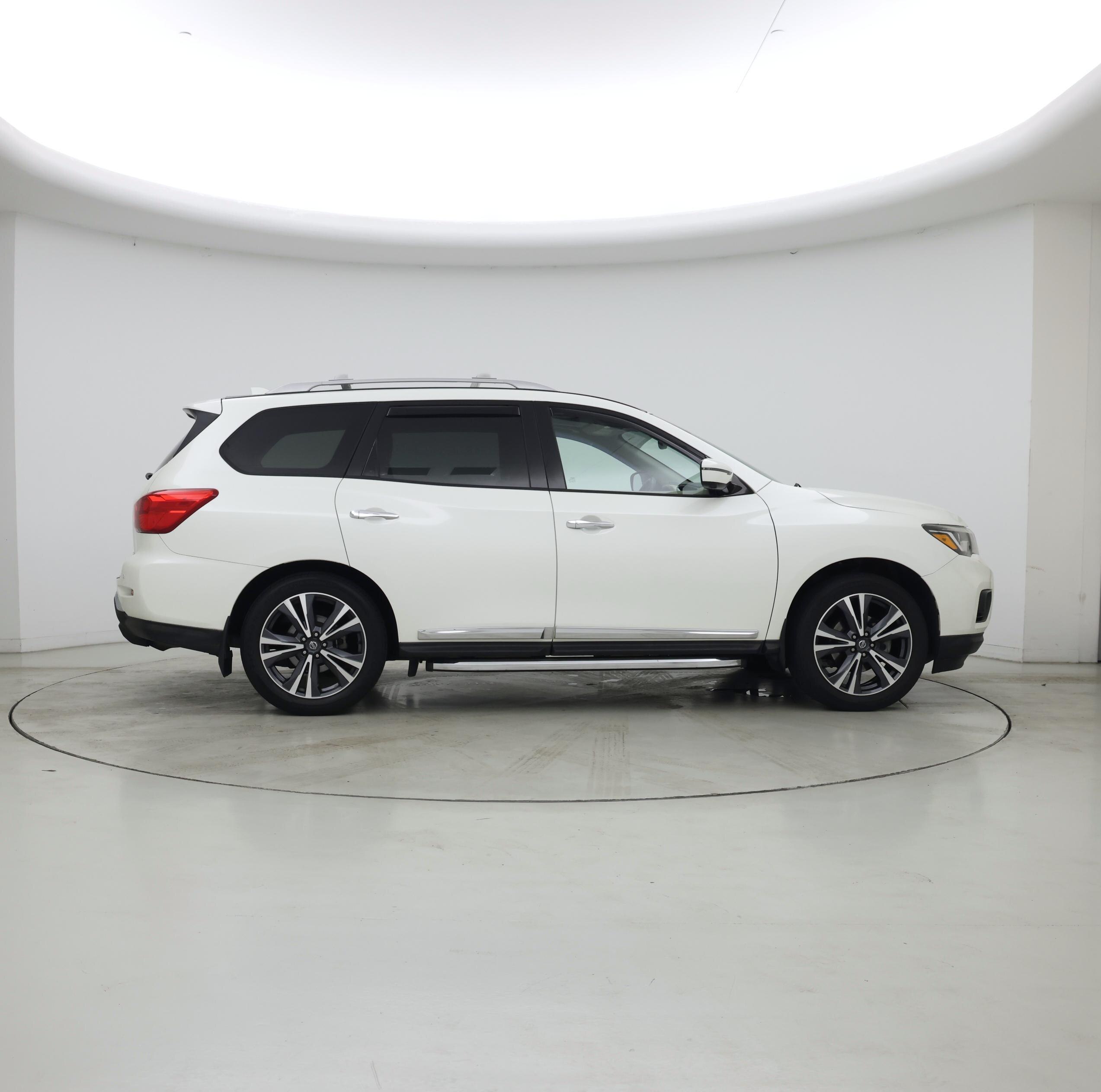 Thumbnail: 2020 Nissan Pathfinder - 7