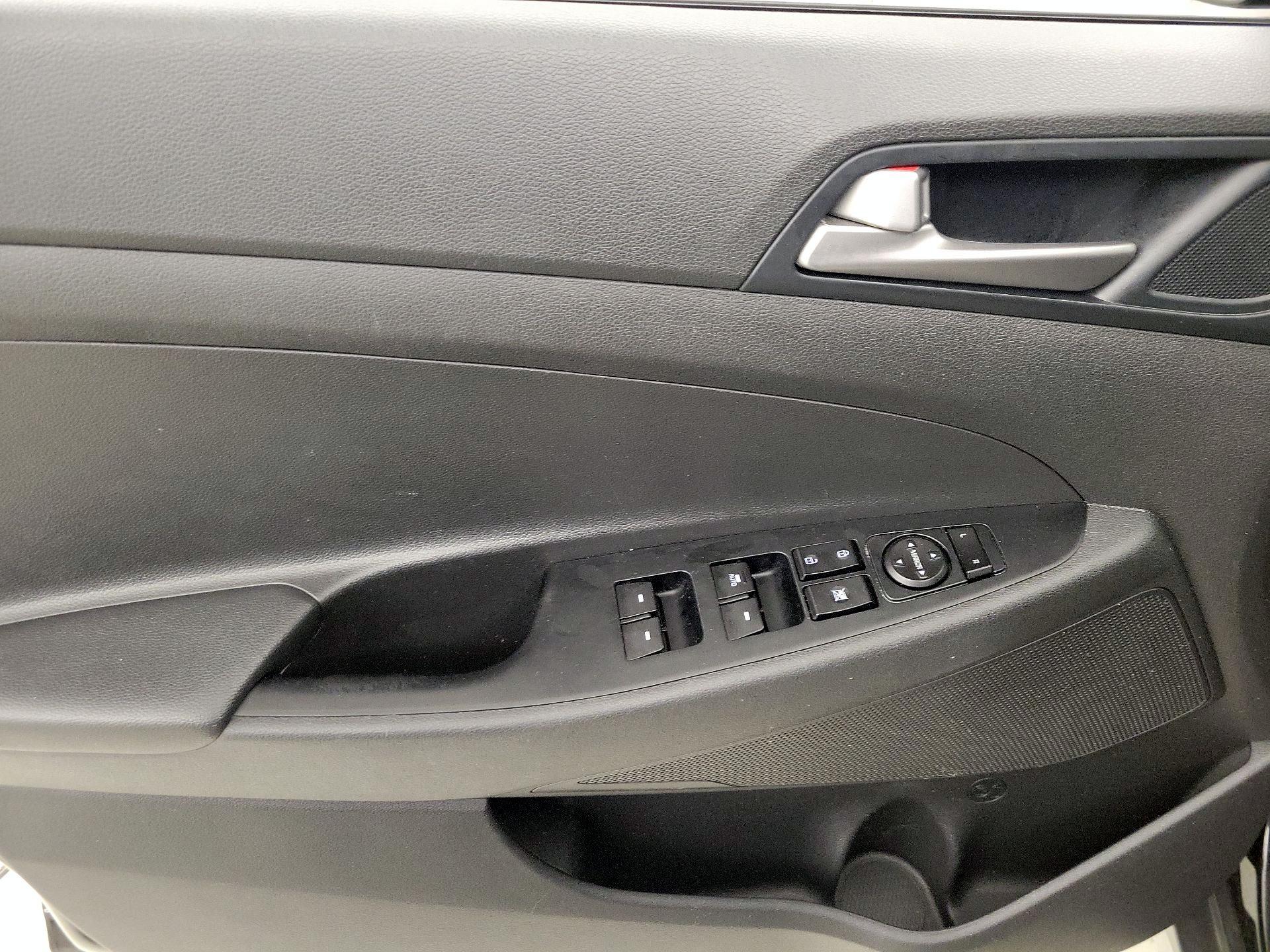 Thumbnail: 2018 Hyundai Tucson - 12