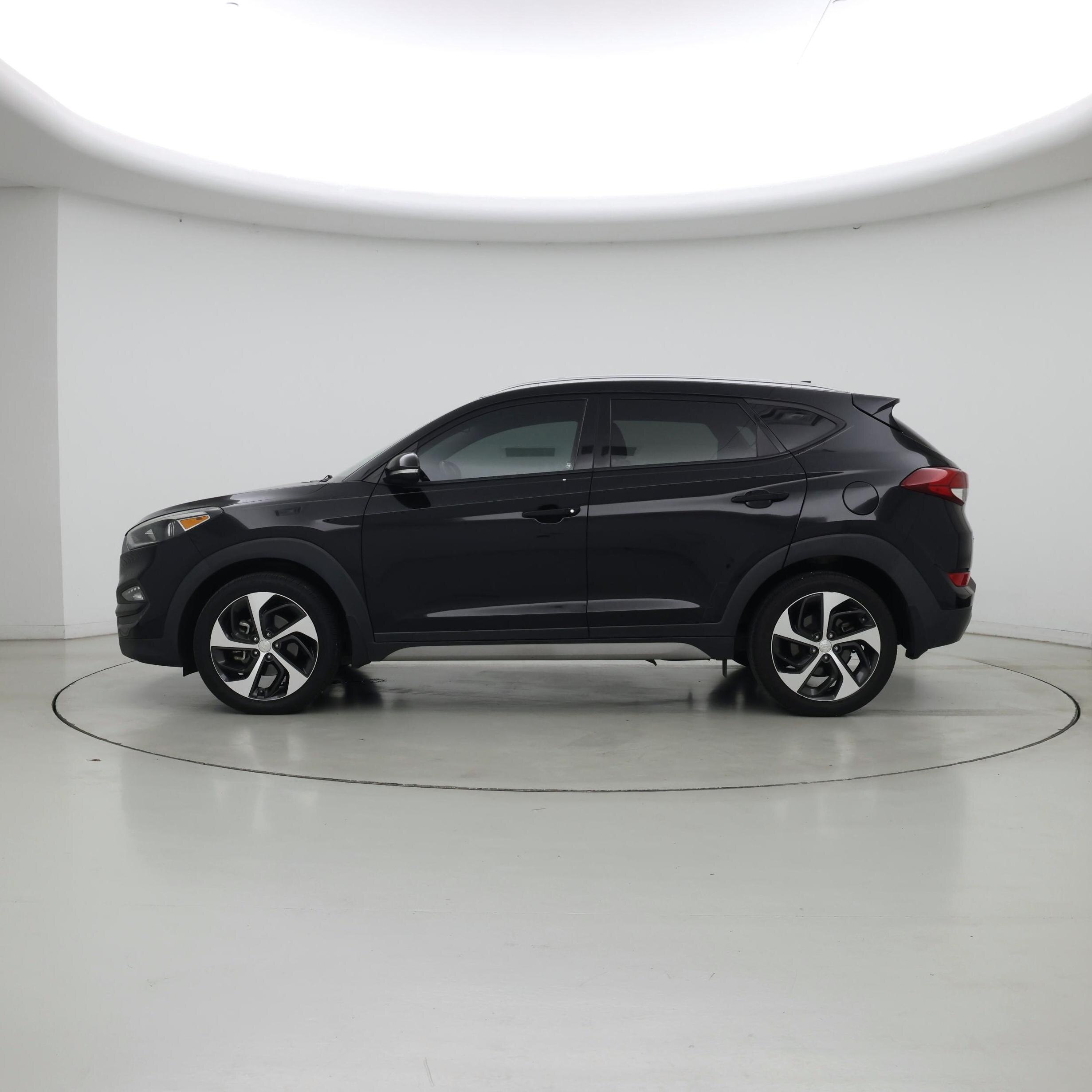 Thumbnail: 2018 Hyundai Tucson - 3