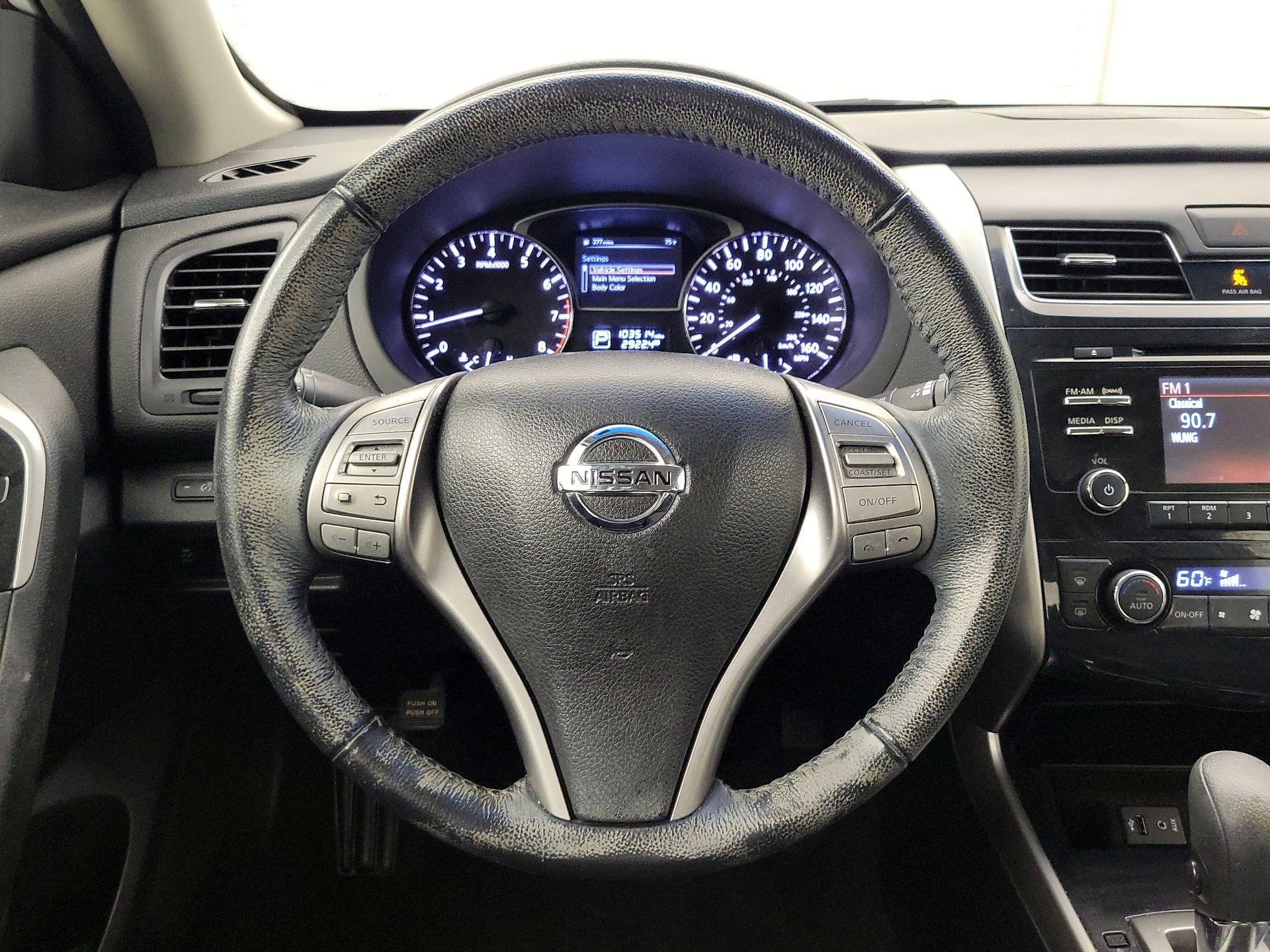 Thumbnail: 2014 Nissan Altima - 10