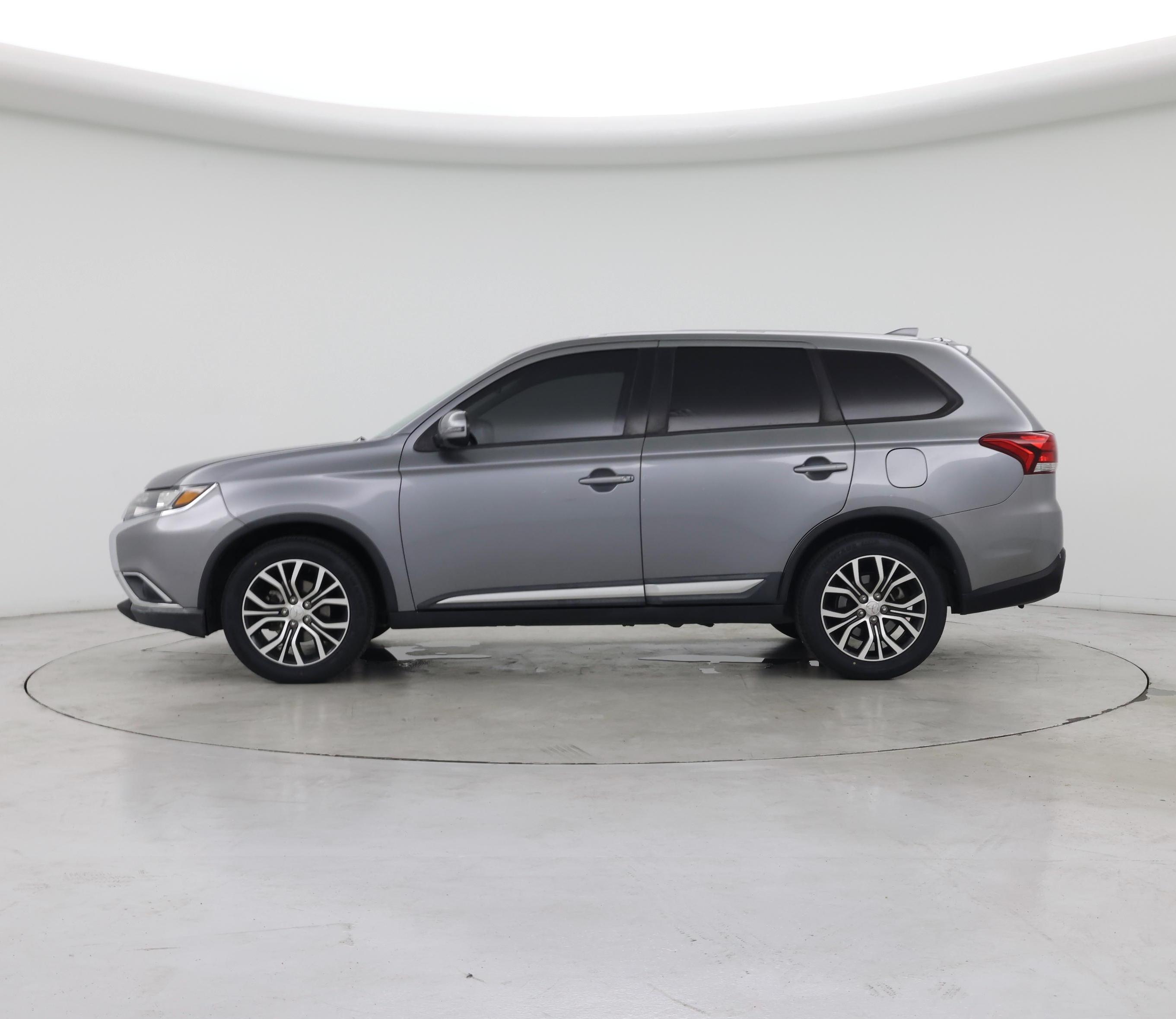 Thumbnail: 2018 Mitsubishi Outlander - 3