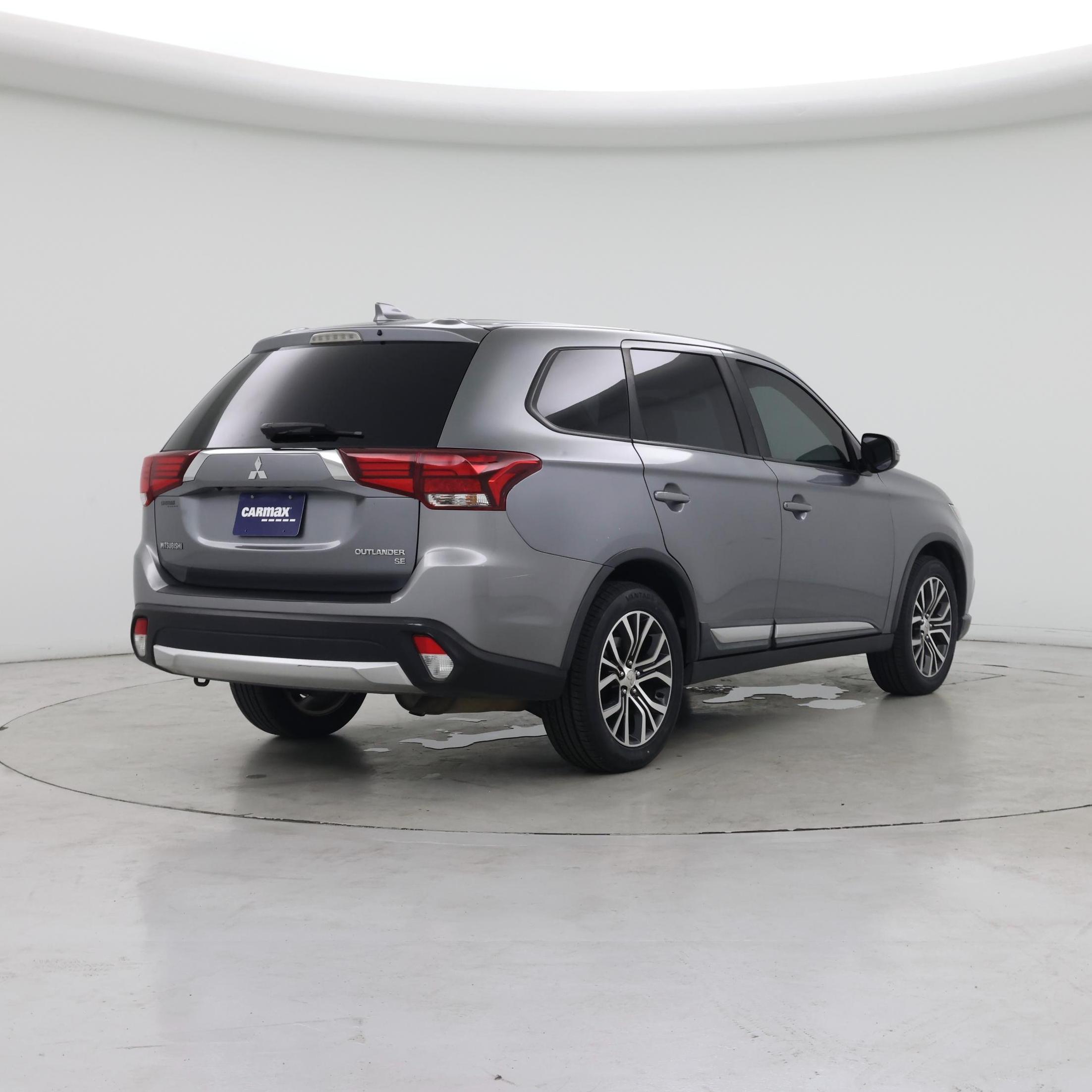 Thumbnail: 2018 Mitsubishi Outlander - 8