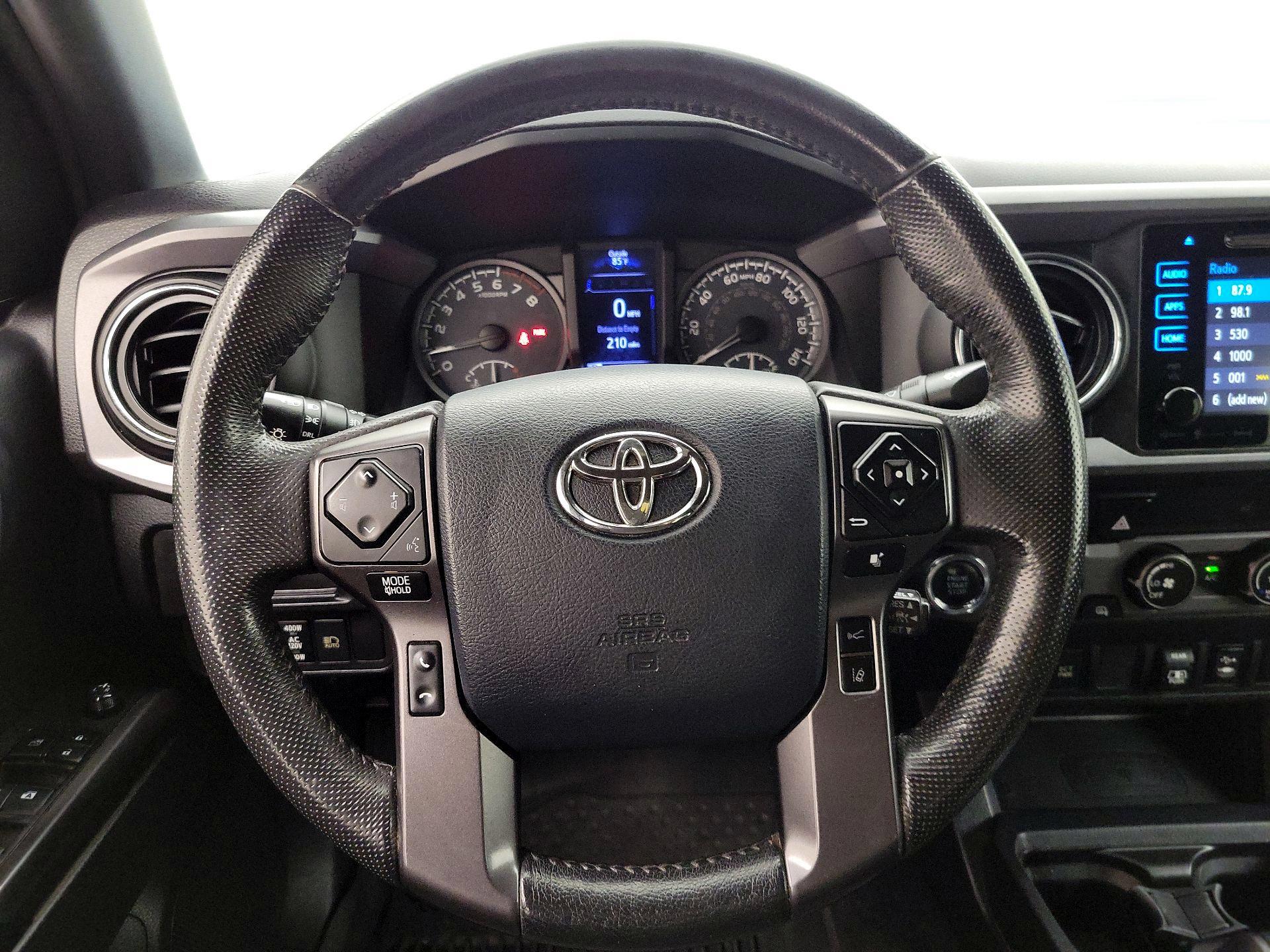 Thumbnail: 2019 Toyota Tacoma - 10