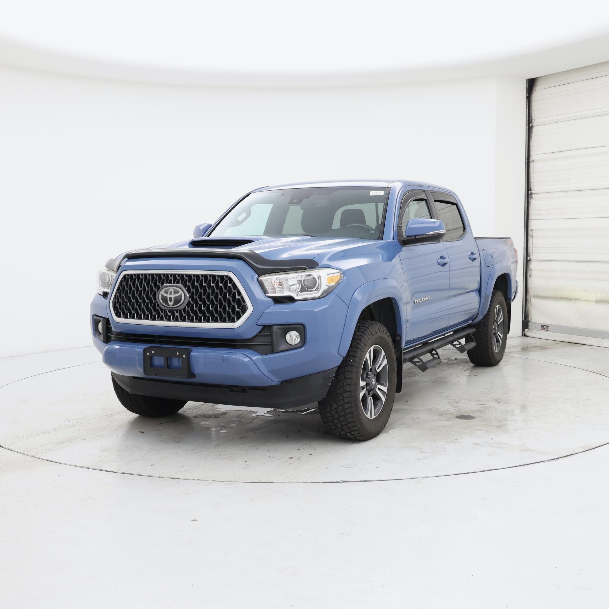 Thumbnail: 2019 Toyota Tacoma - 4