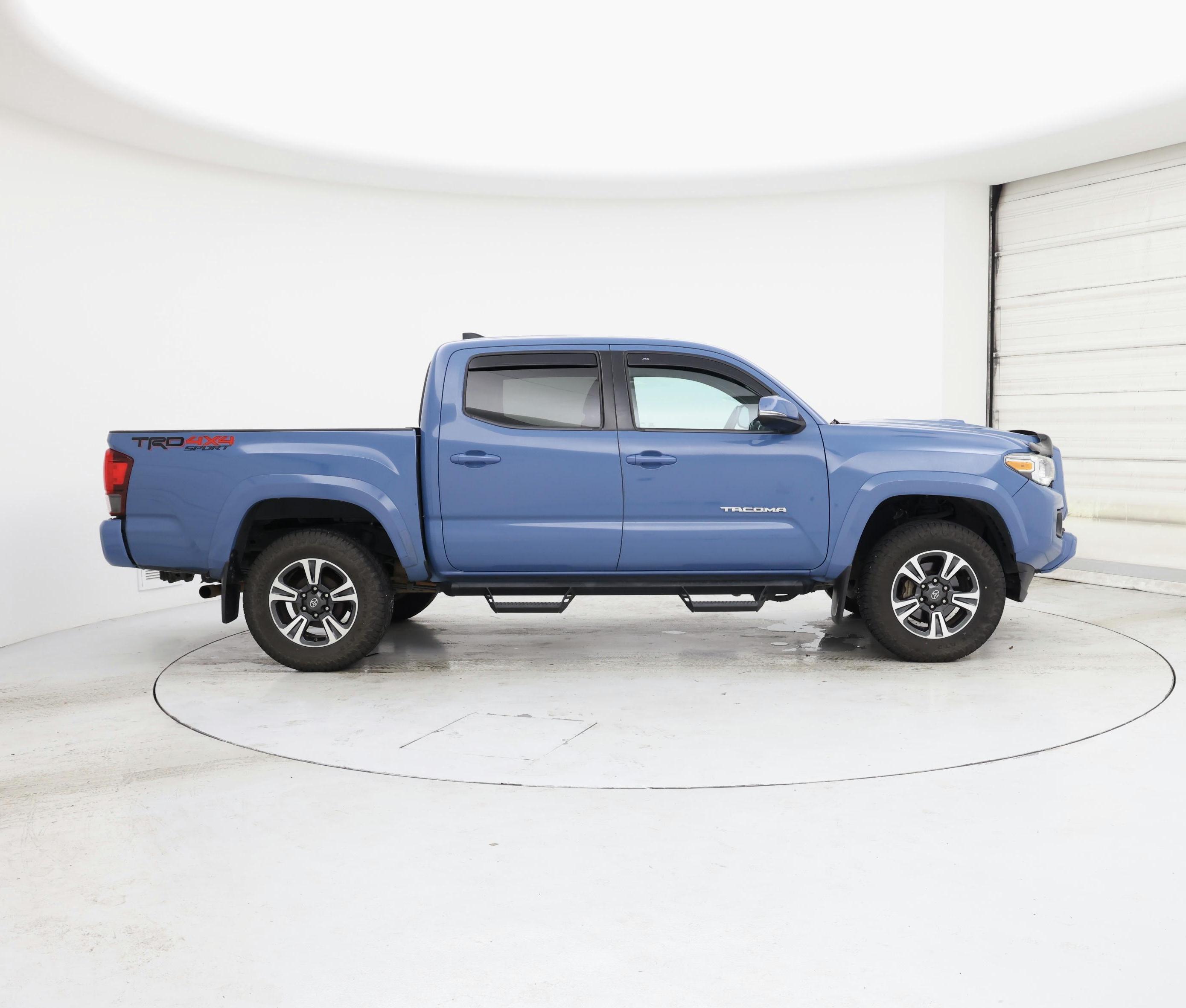 Thumbnail: 2019 Toyota Tacoma - 7