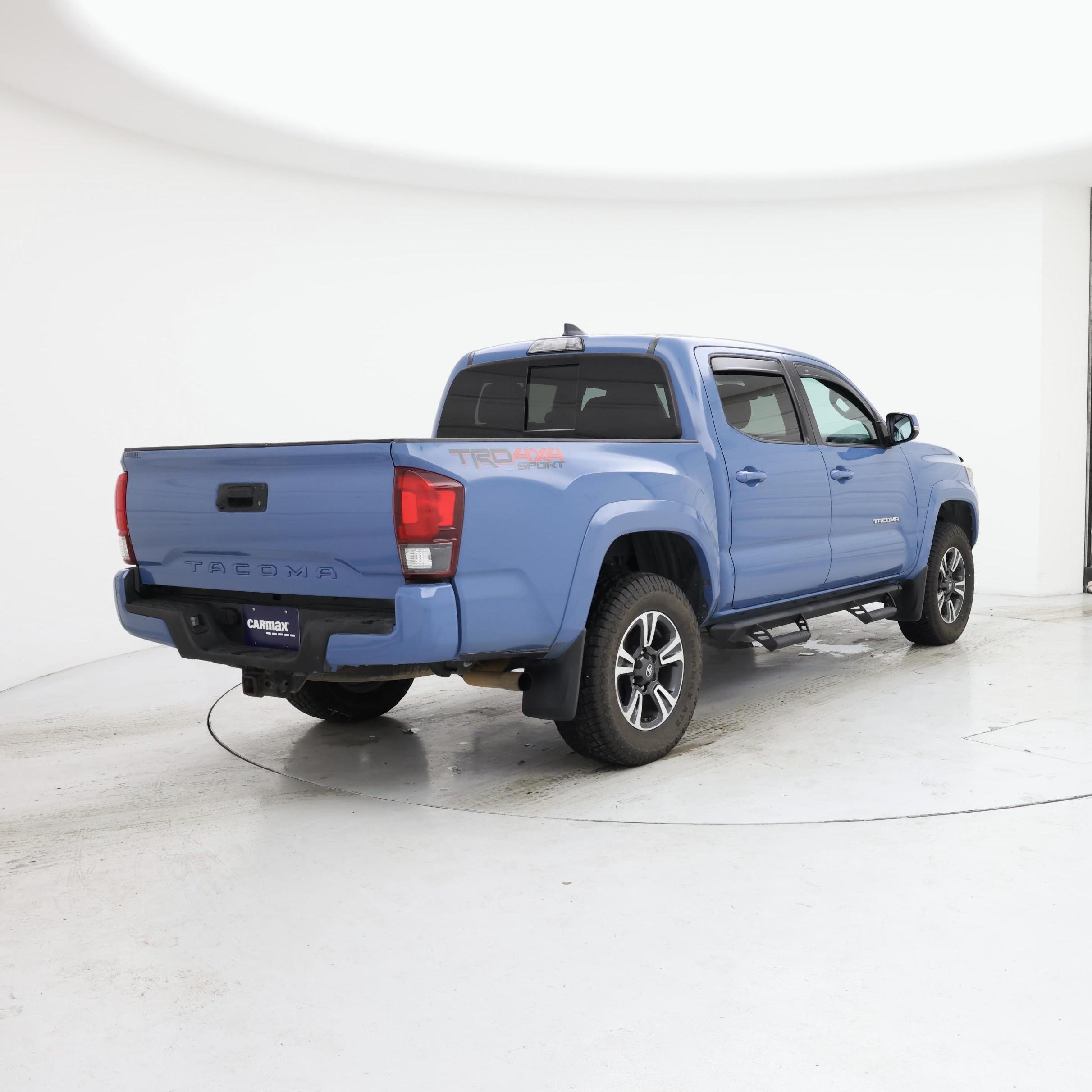 Thumbnail: 2019 Toyota Tacoma - 8