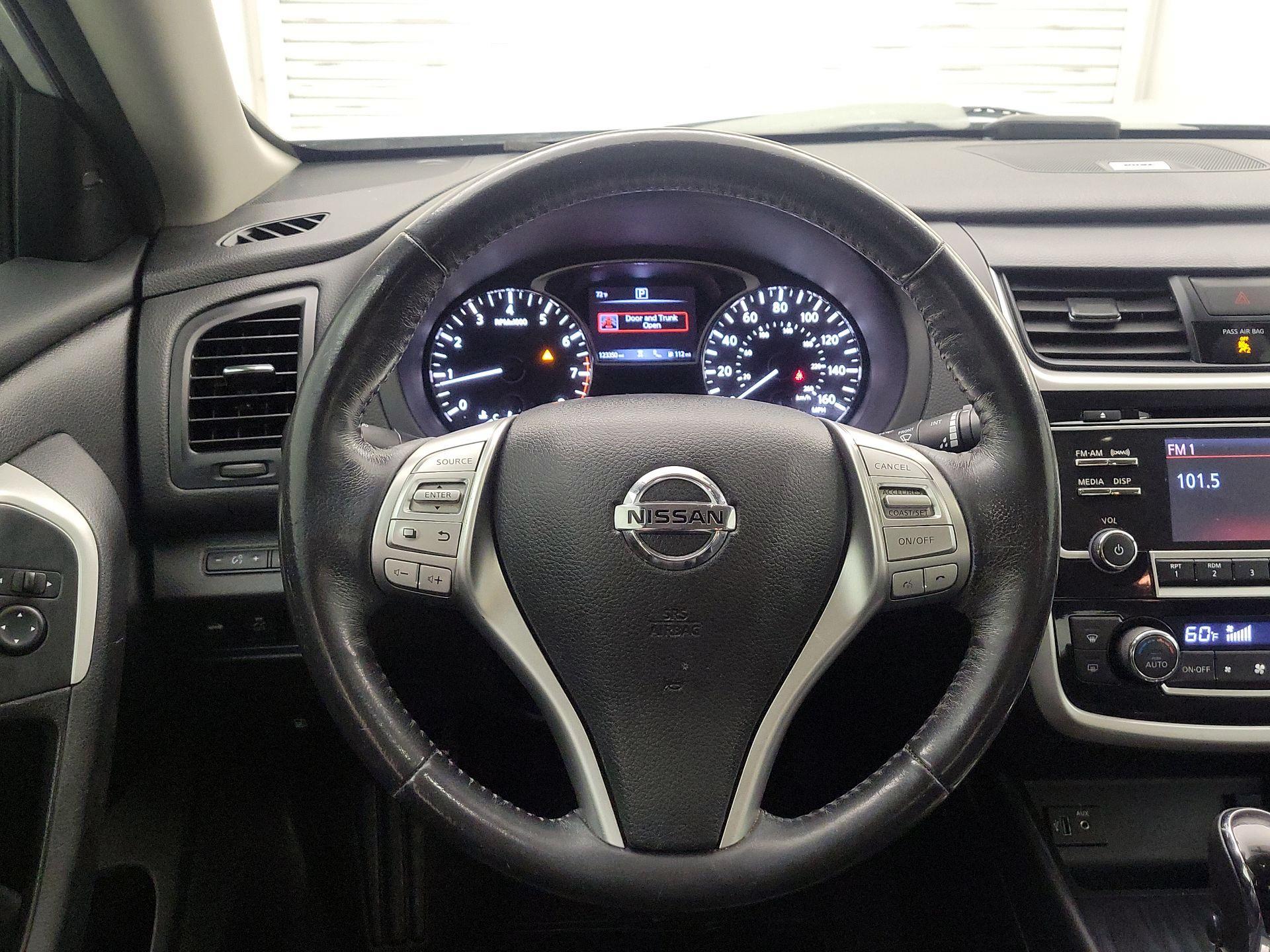 Thumbnail: 2018 Nissan Altima - 10