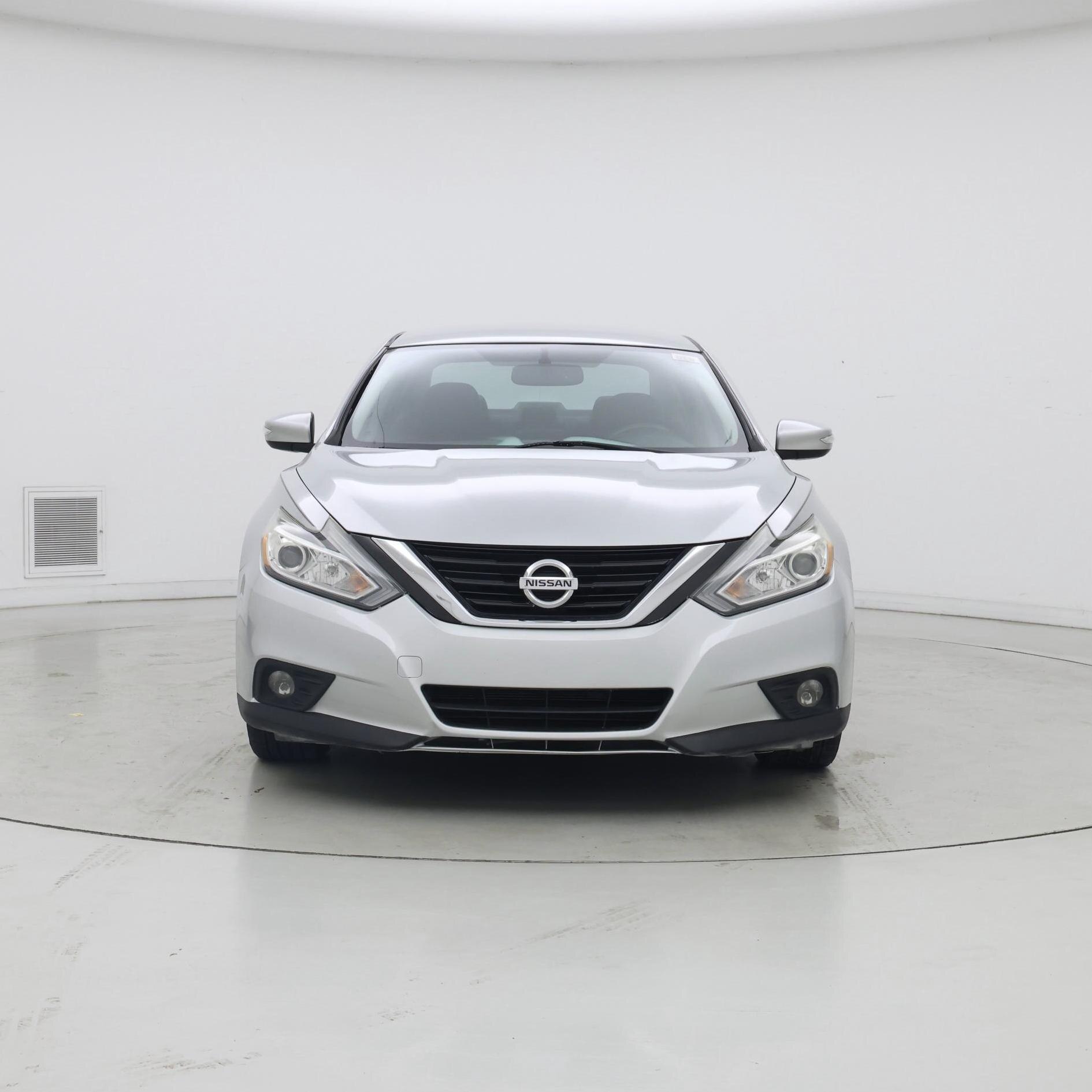Thumbnail: 2018 Nissan Altima - 5