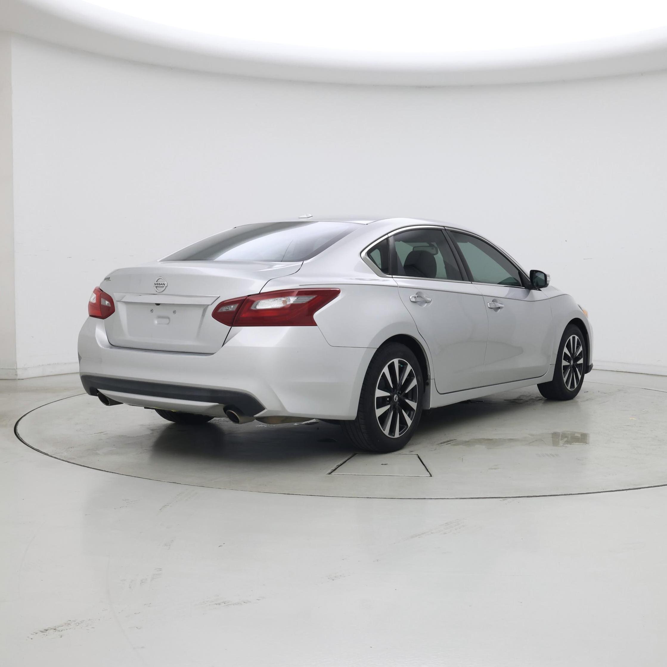 Thumbnail: 2018 Nissan Altima - 8