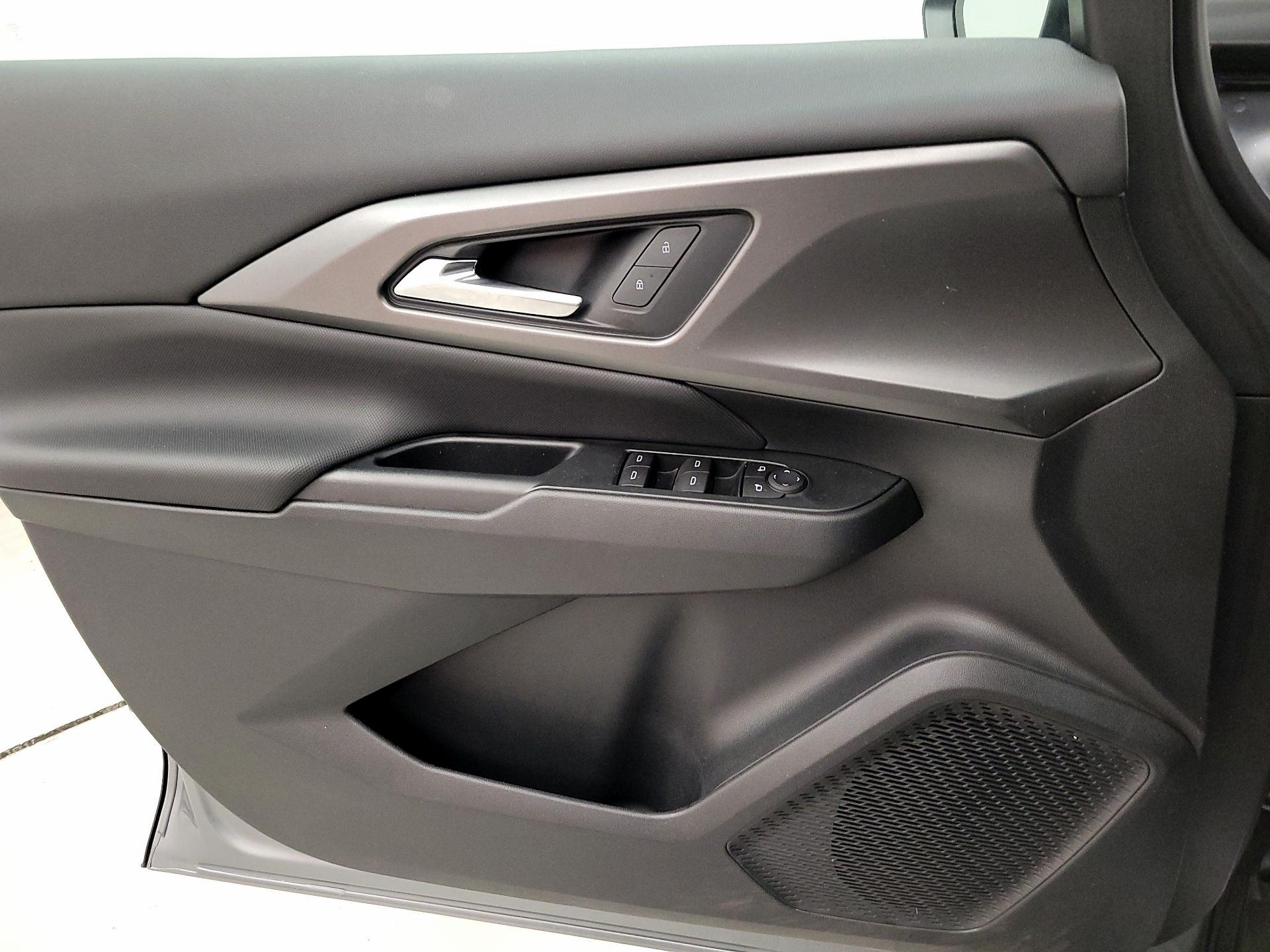 Thumbnail: 2025 Chevrolet Equinox - 12