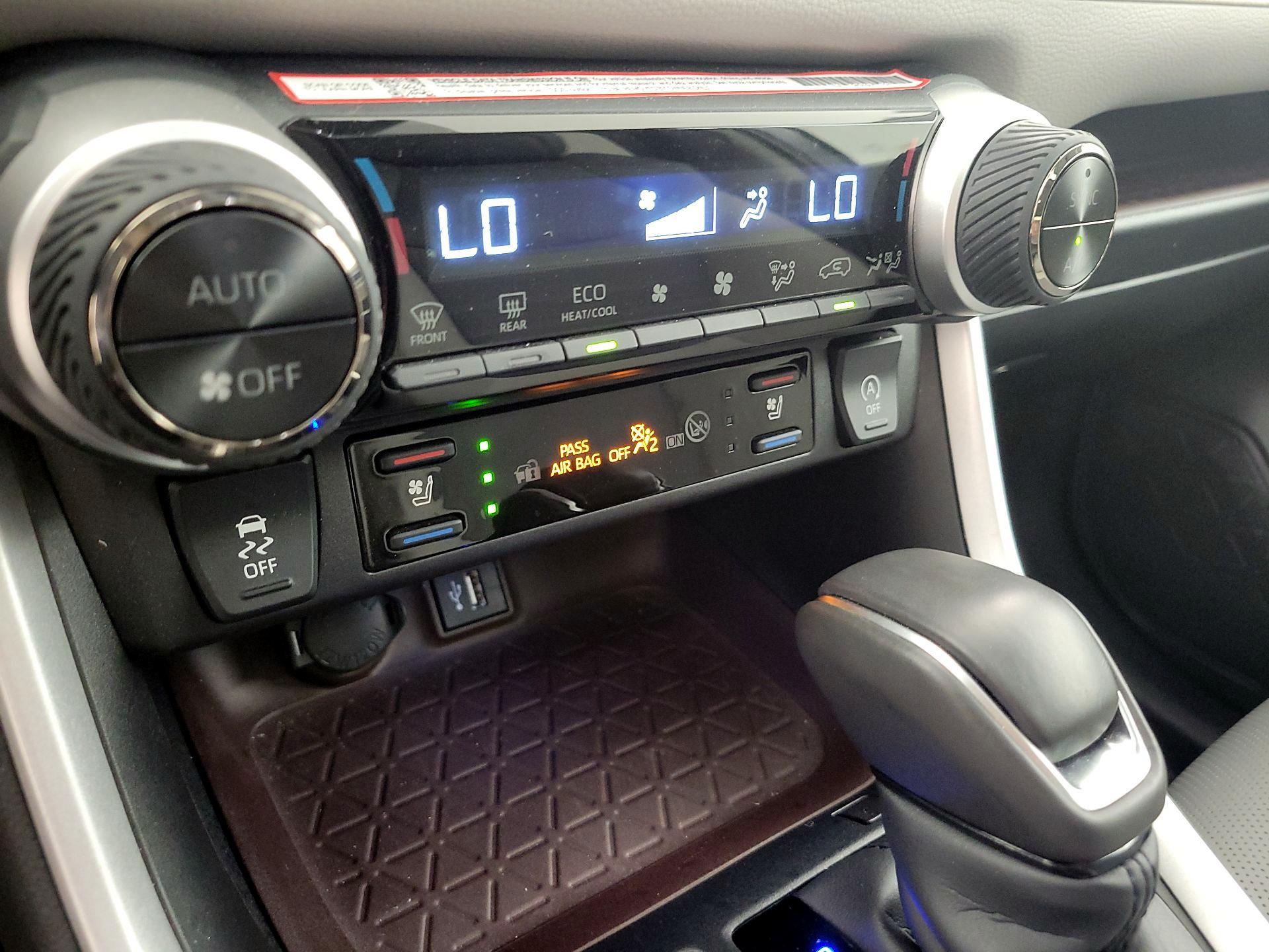 Thumbnail: 2025 Toyota RAV4 - 17