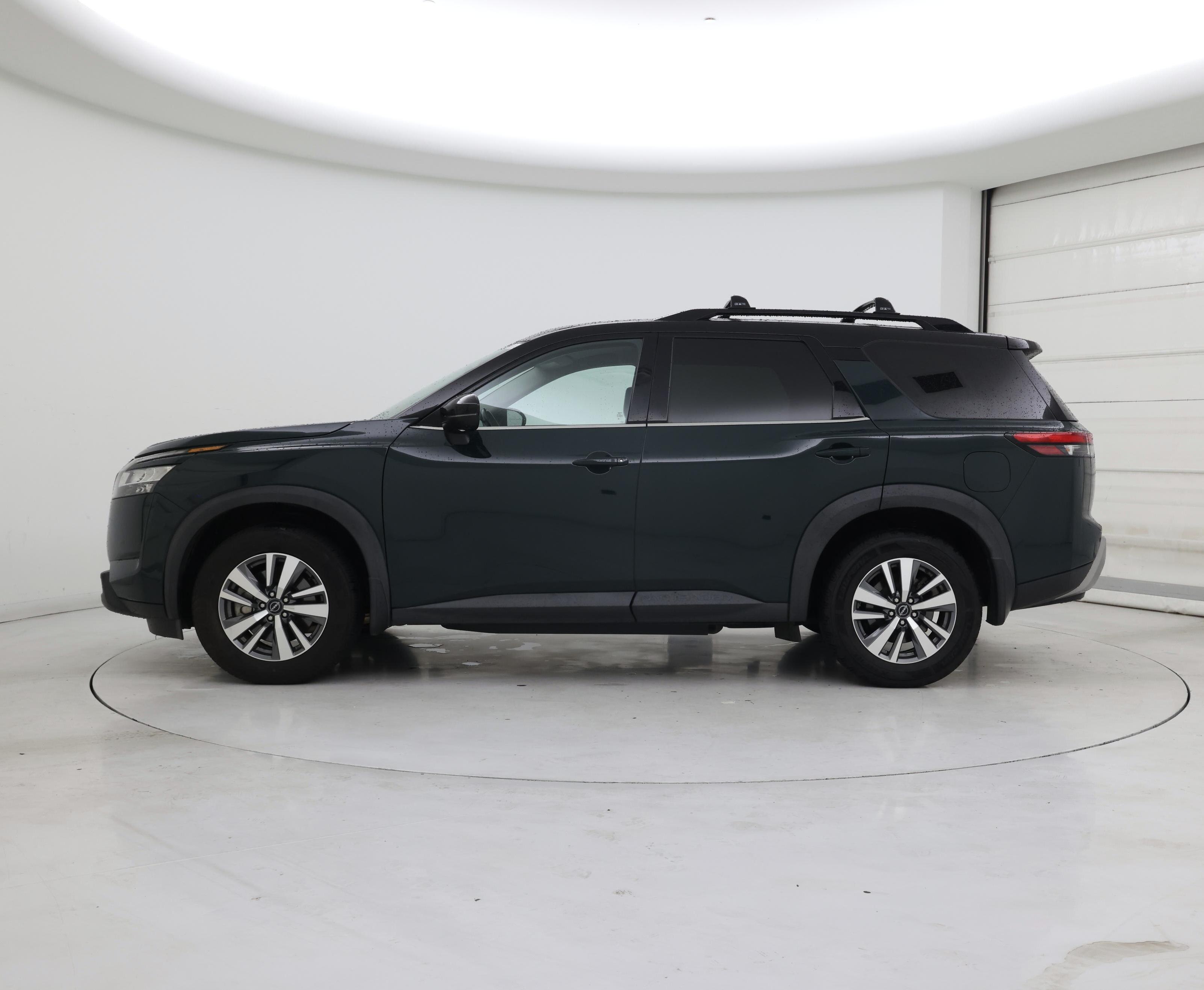 Thumbnail: 2023 Nissan Pathfinder - 3