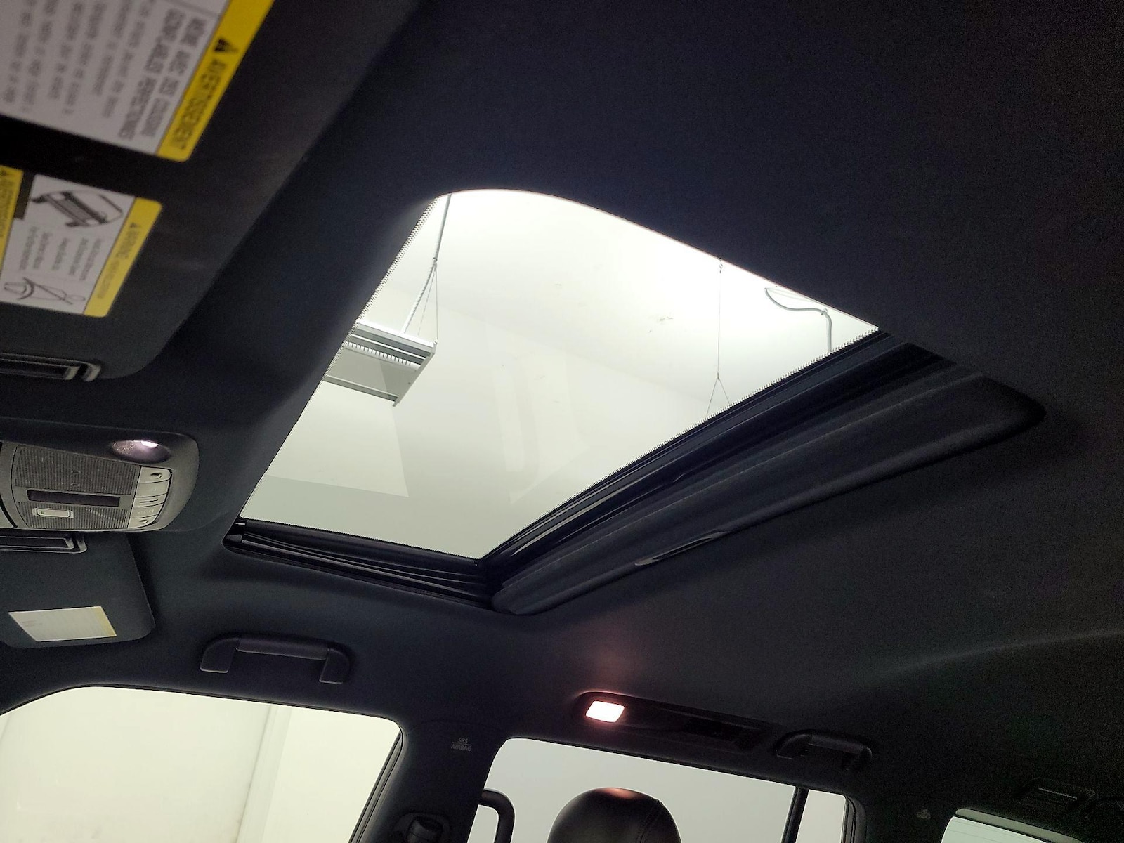 Sunroof(s) & Overhead Airbags