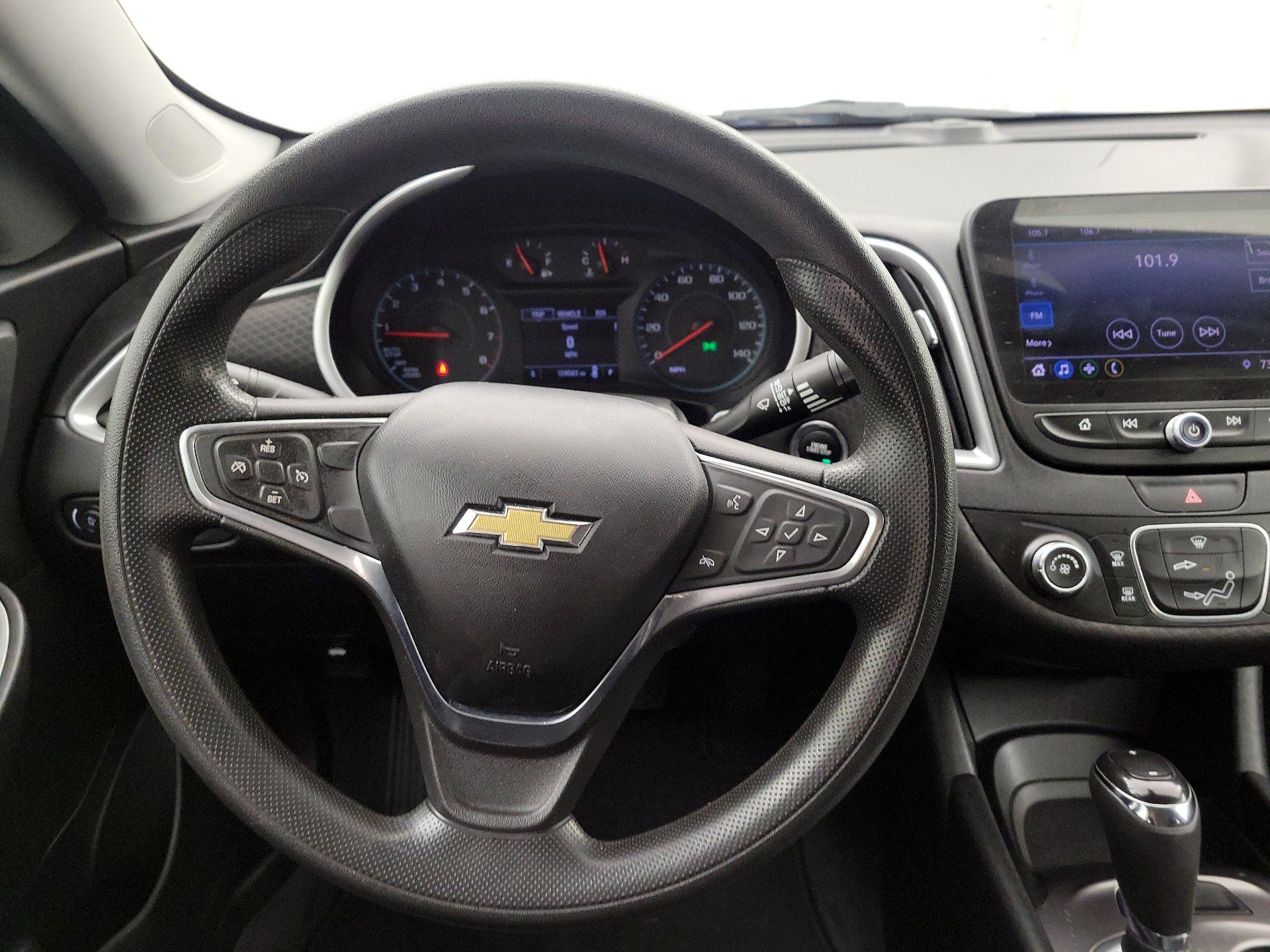 Thumbnail: 2019 Chevrolet Malibu - 10