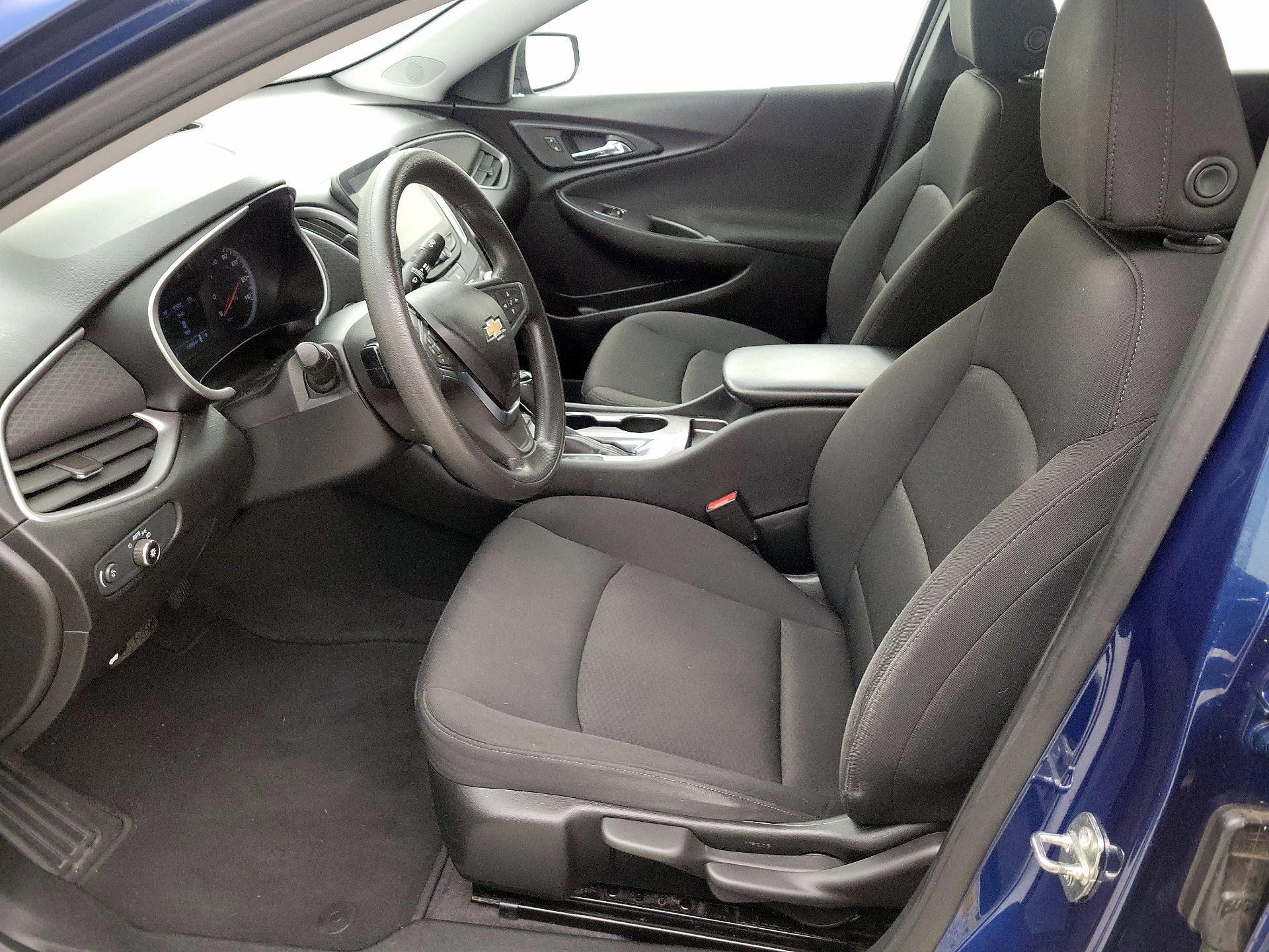 Thumbnail: 2019 Chevrolet Malibu - 11