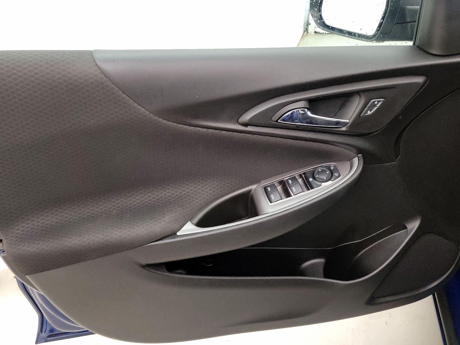 Thumbnail: 2019 Chevrolet Malibu - 12