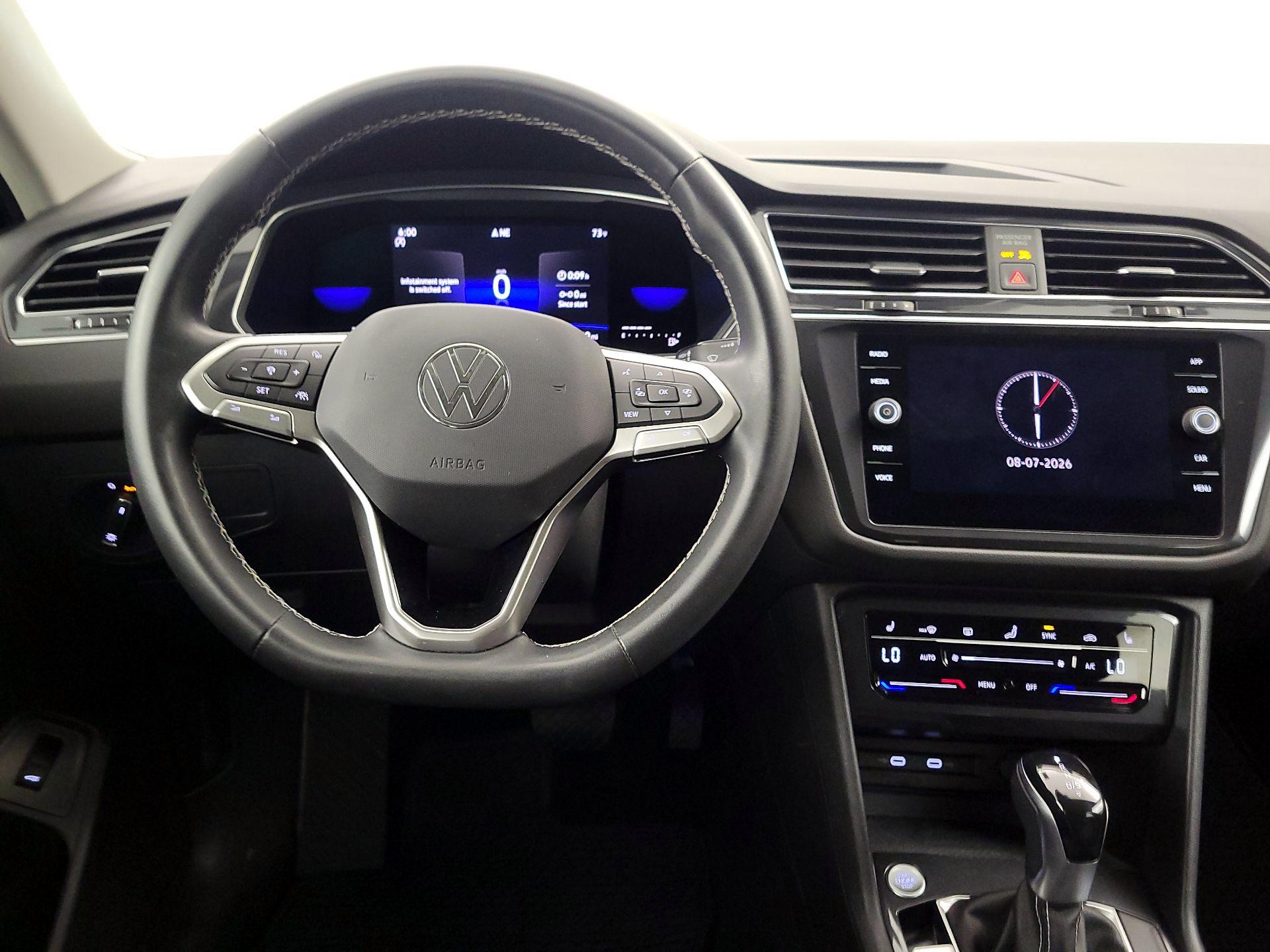 Thumbnail: 2022 Volkswagen Tiguan - 10