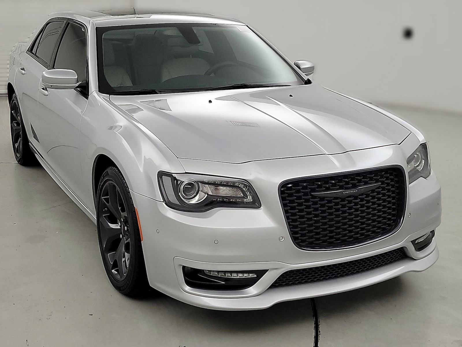 2023 Chrysler 300 Touring L