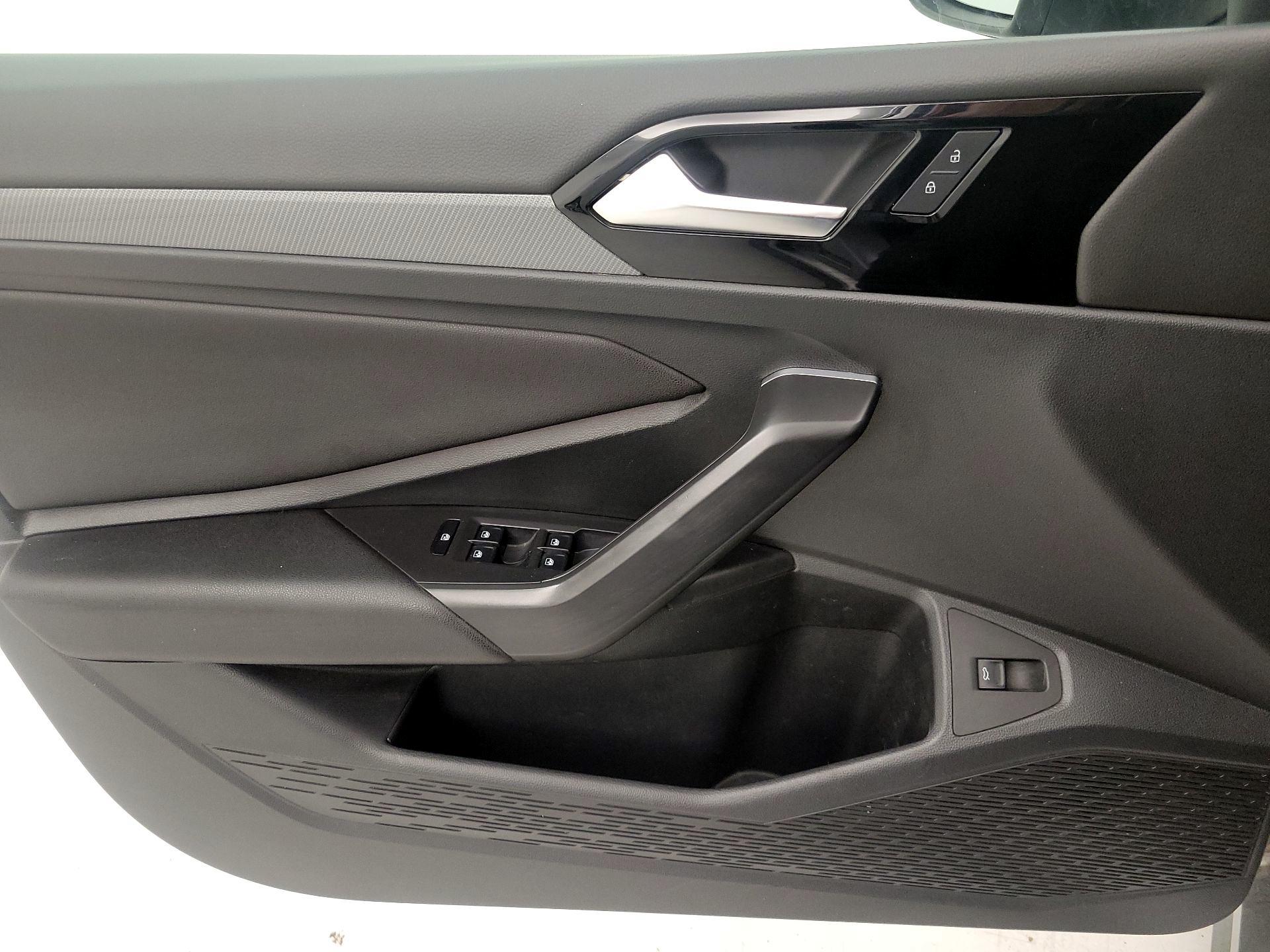 Thumbnail: 2019 Volkswagen Jetta - 12