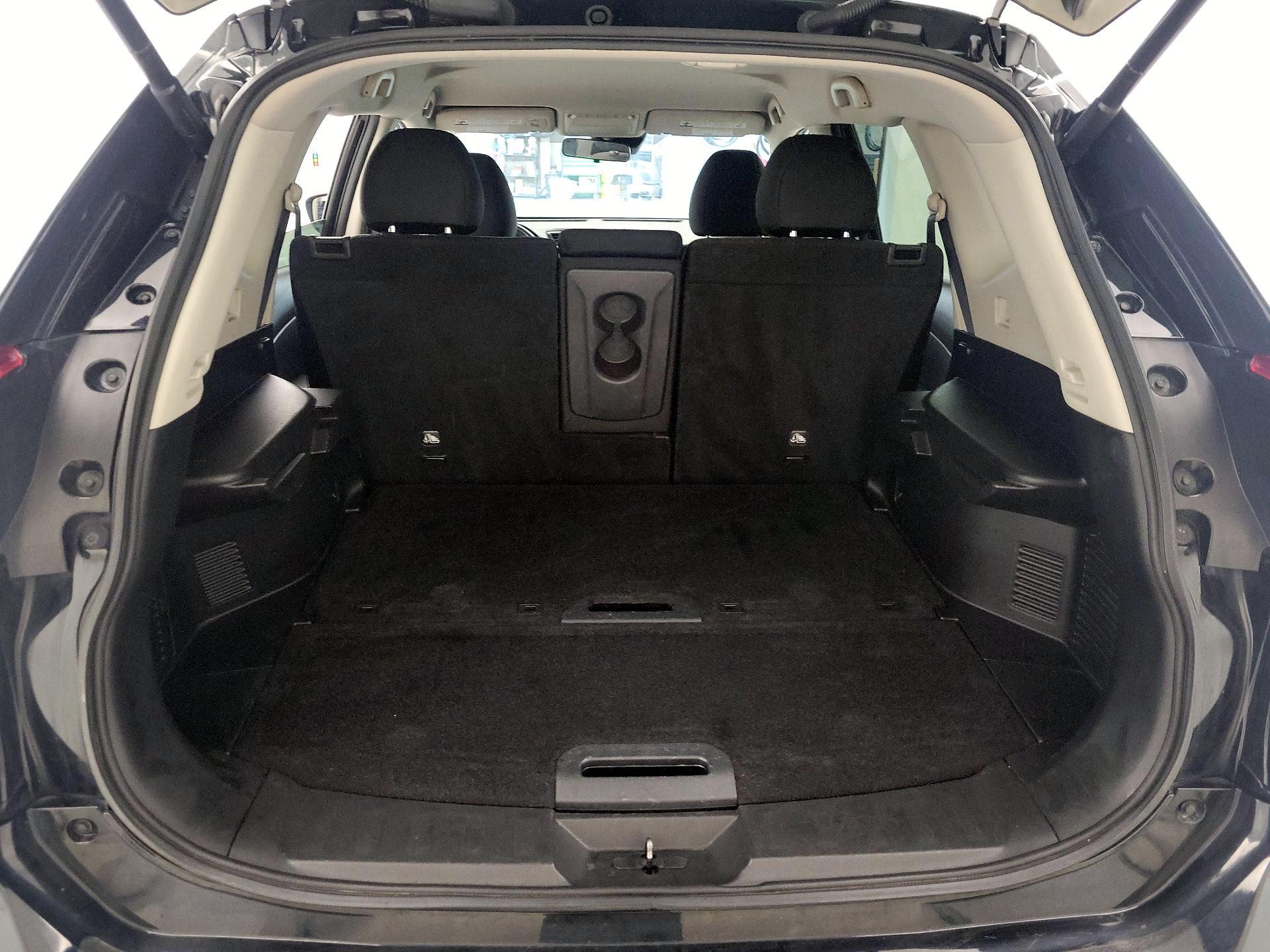 Thumbnail: 2019 Nissan Rogue - 19