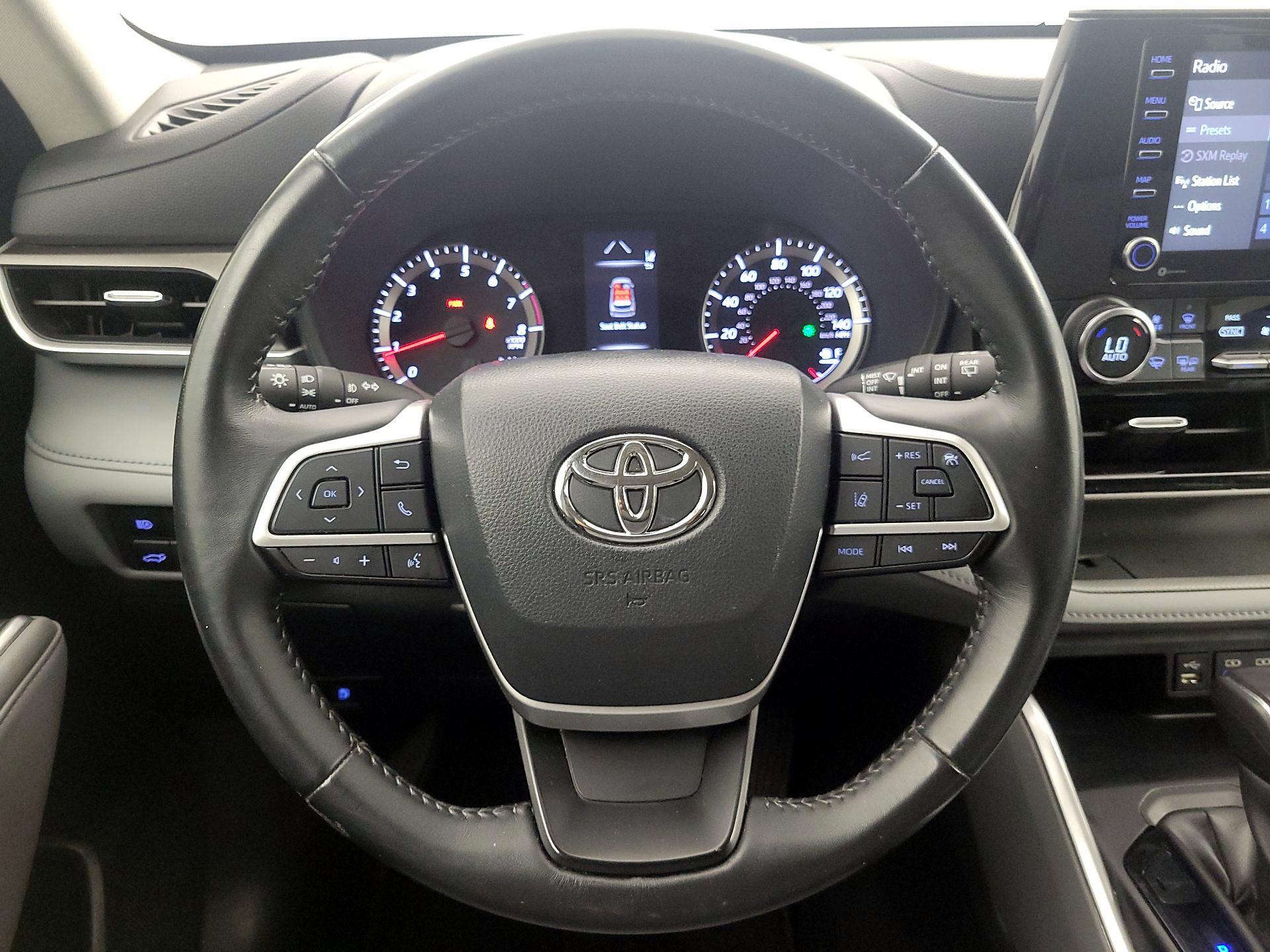 Thumbnail: 2022 Toyota Highlander - 10