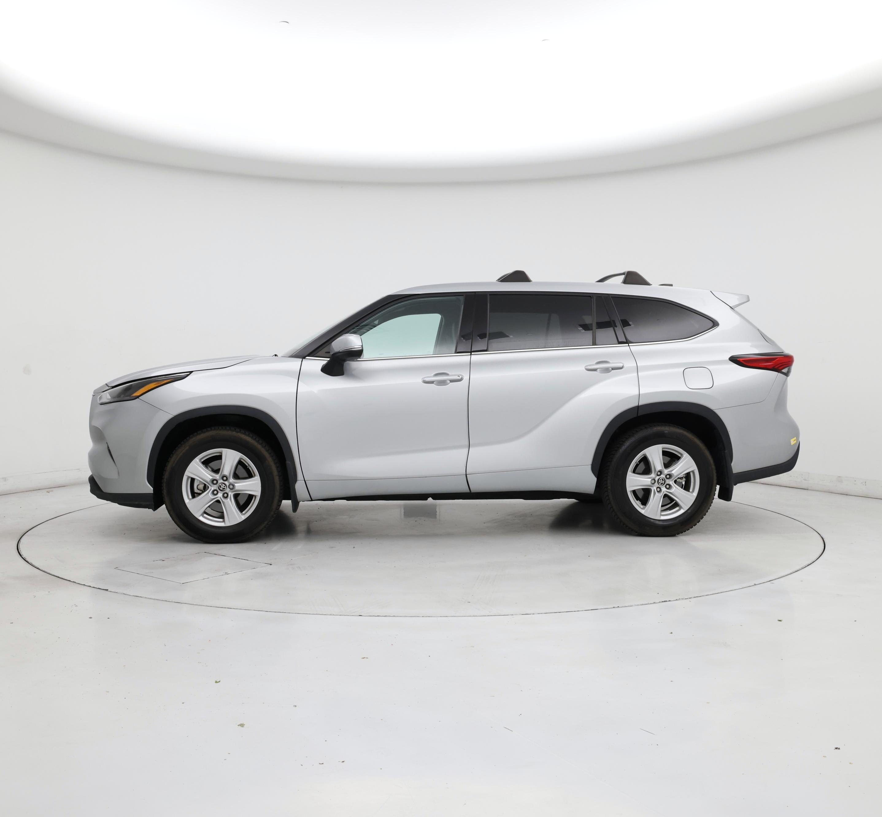 Thumbnail: 2022 Toyota Highlander - 3