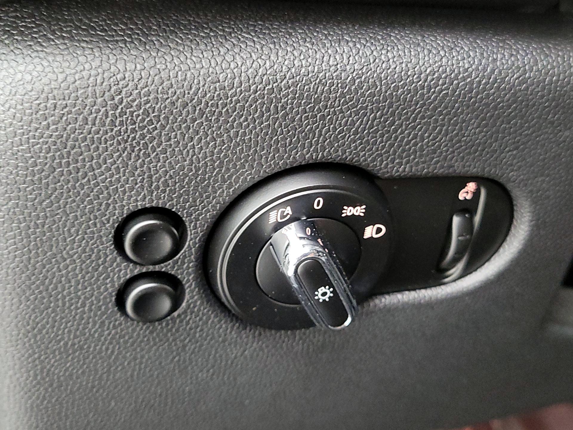Thumbnail: 2019 MINI Cooper Hardtop - 13