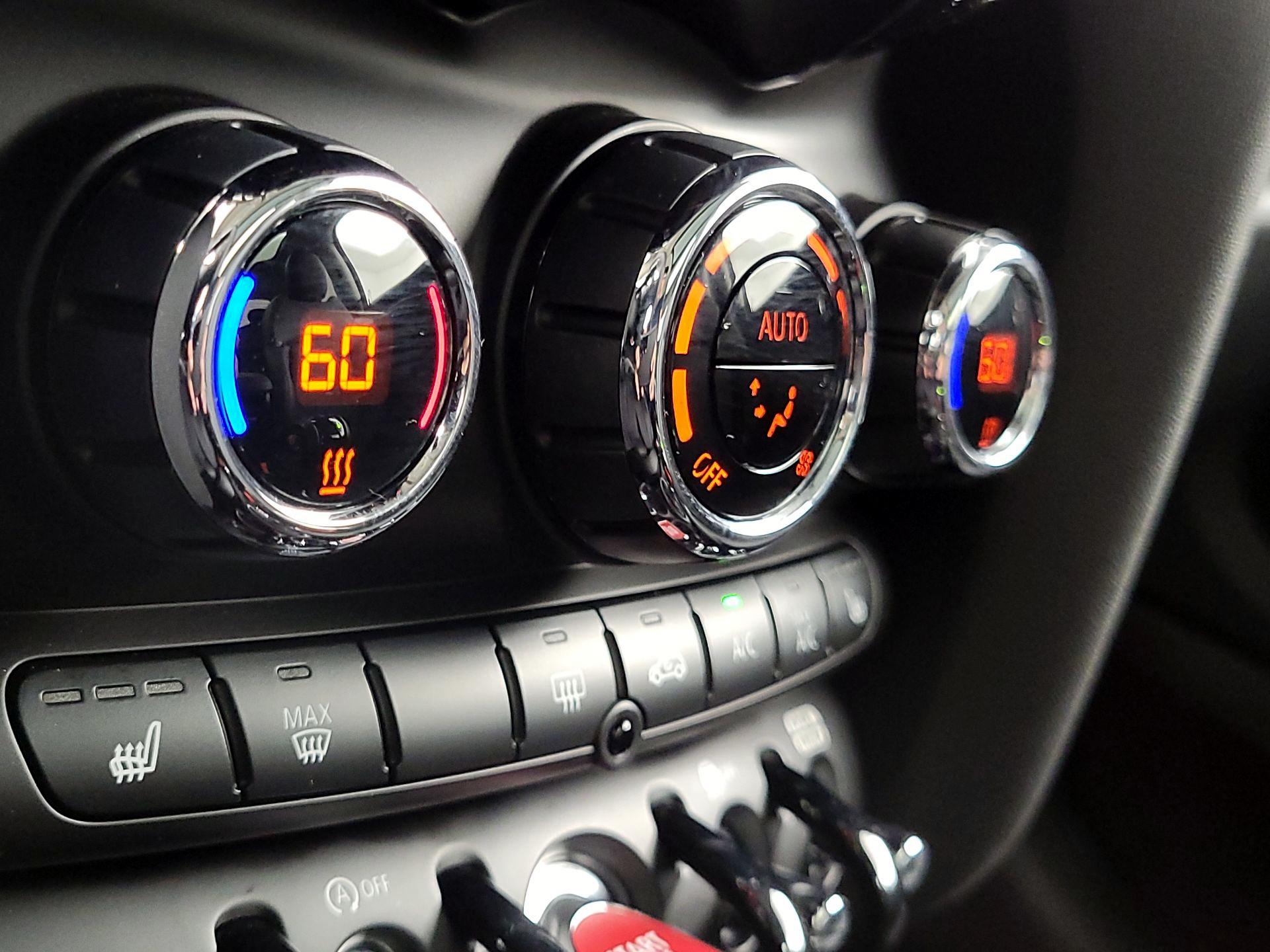 Thumbnail: 2019 MINI Cooper Hardtop - 16