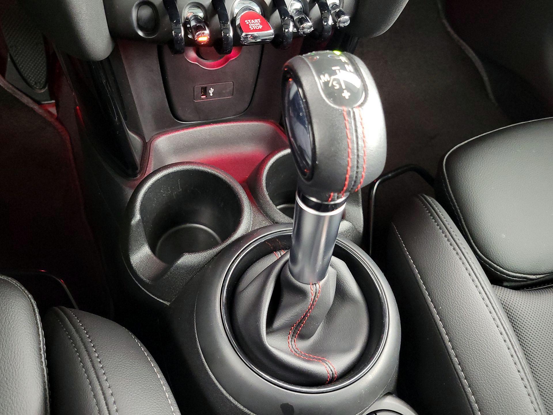 Thumbnail: 2019 MINI Cooper Hardtop - 17