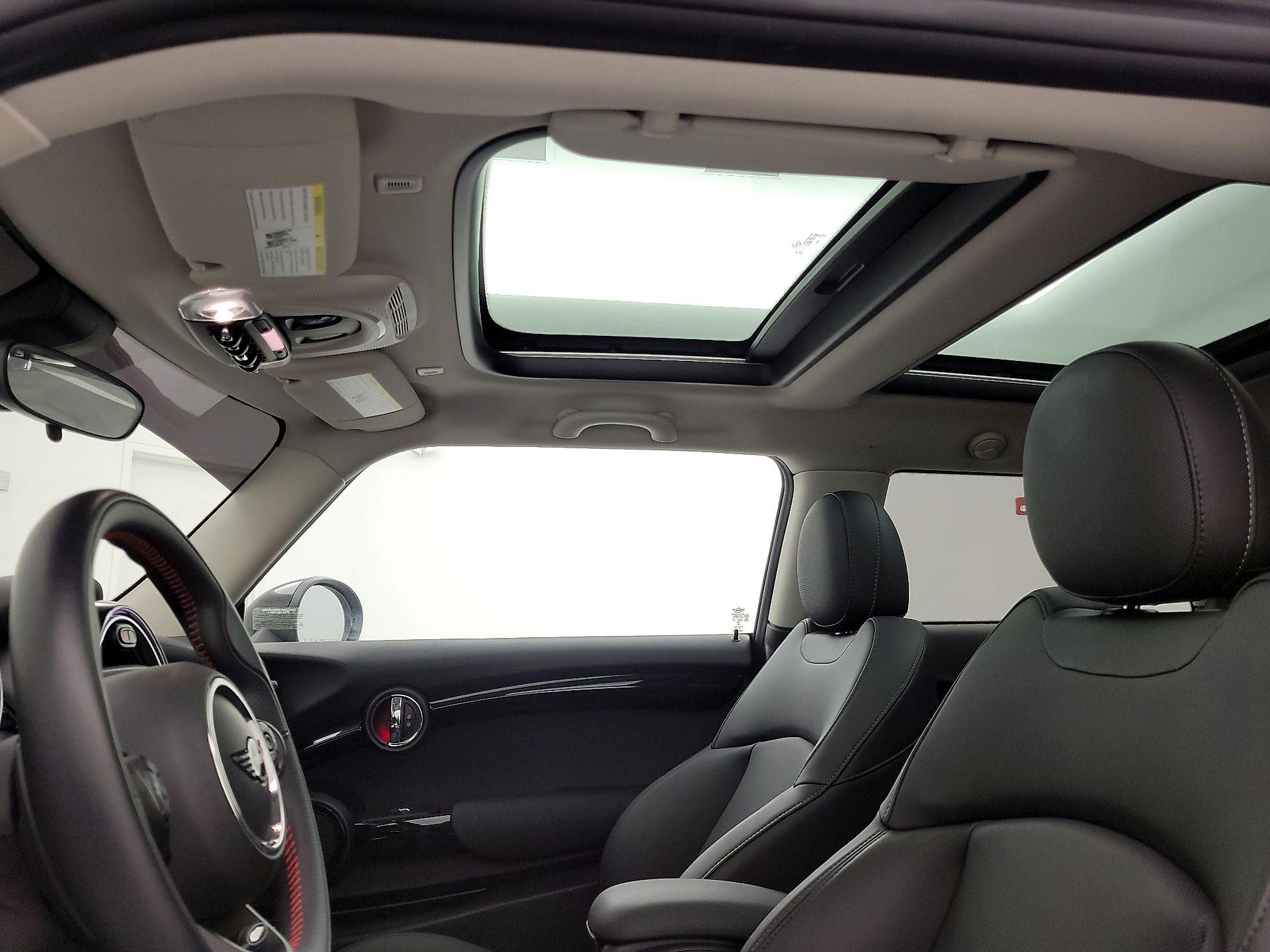 Thumbnail: 2019 MINI Cooper Hardtop - 18