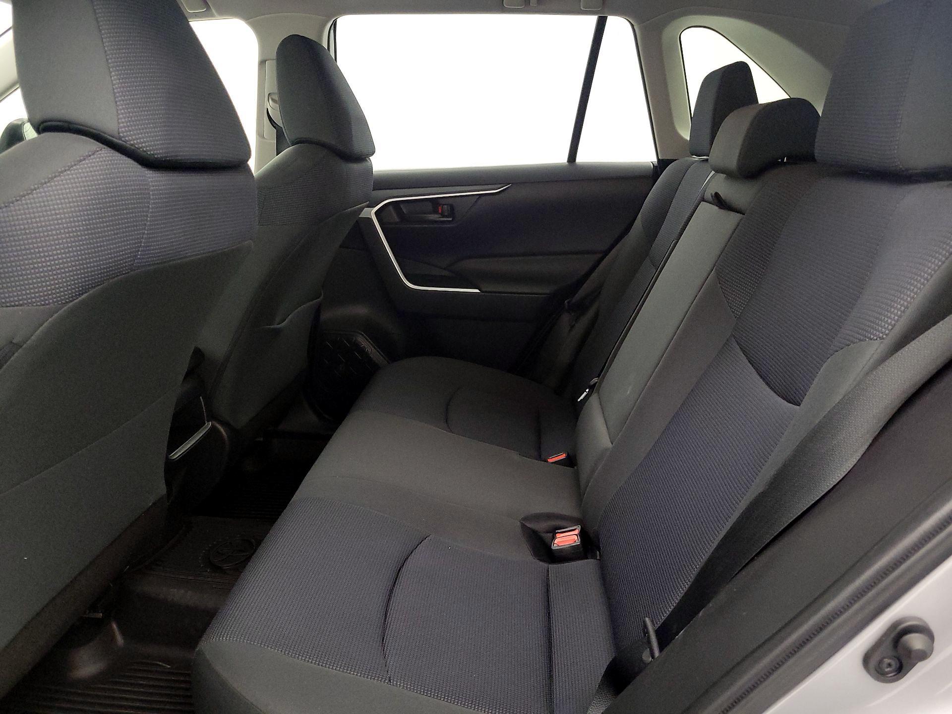 Thumbnail: 2019 Toyota RAV4 - 18