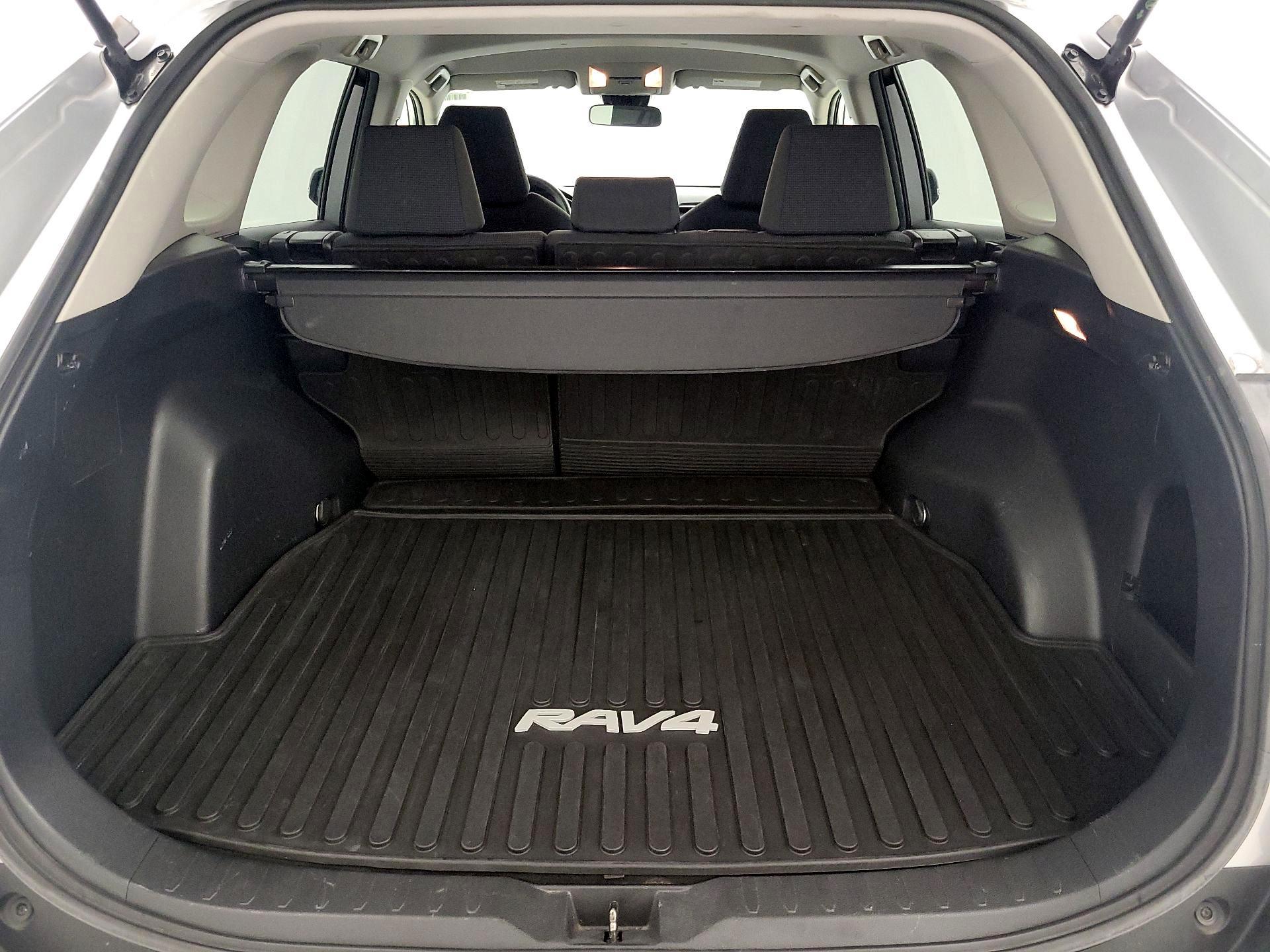 Thumbnail: 2019 Toyota RAV4 - 19