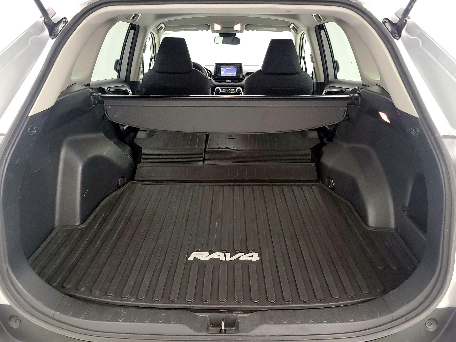 Thumbnail: 2019 Toyota RAV4 - 20
