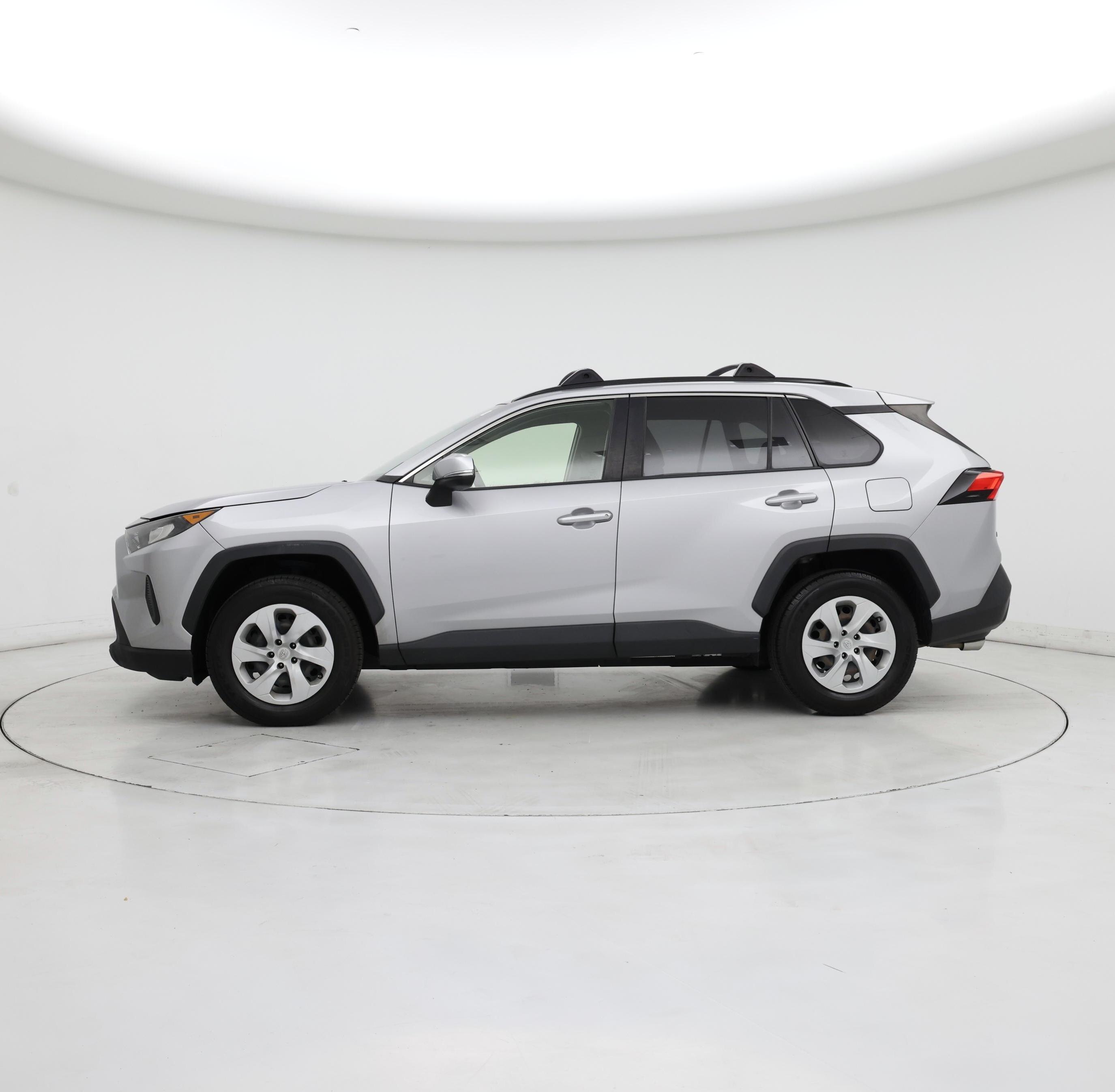 Thumbnail: 2019 Toyota RAV4 - 3