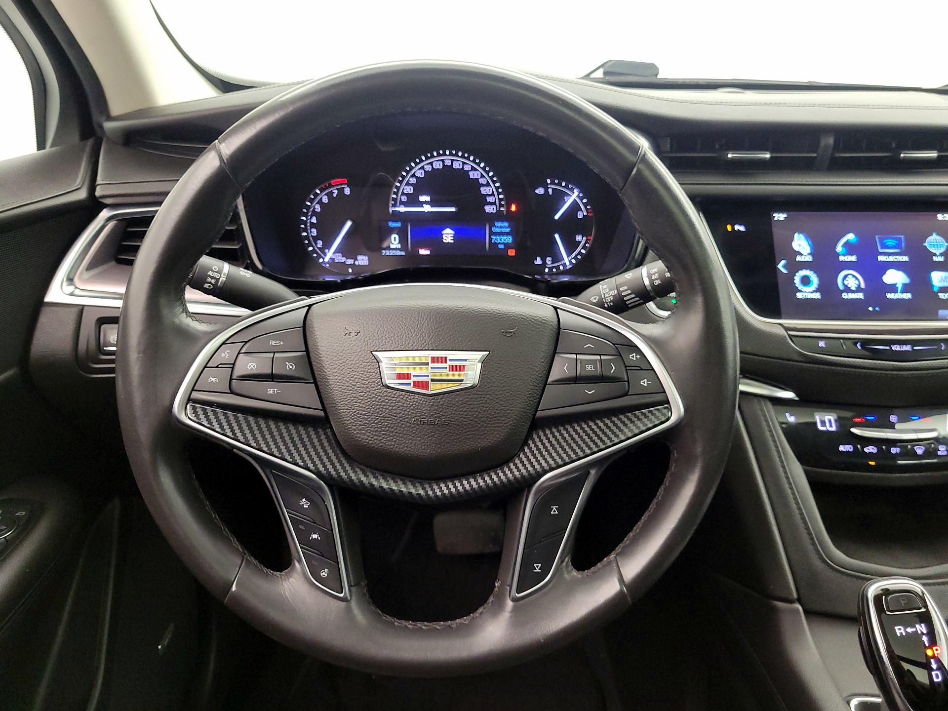 Thumbnail: 2017 Cadillac XT5 - 10