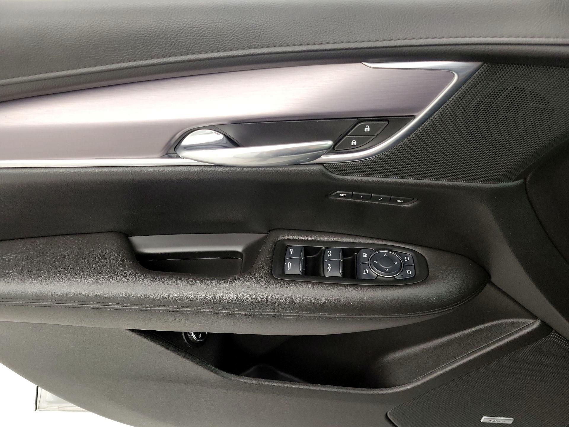 Thumbnail: 2017 Cadillac XT5 - 12