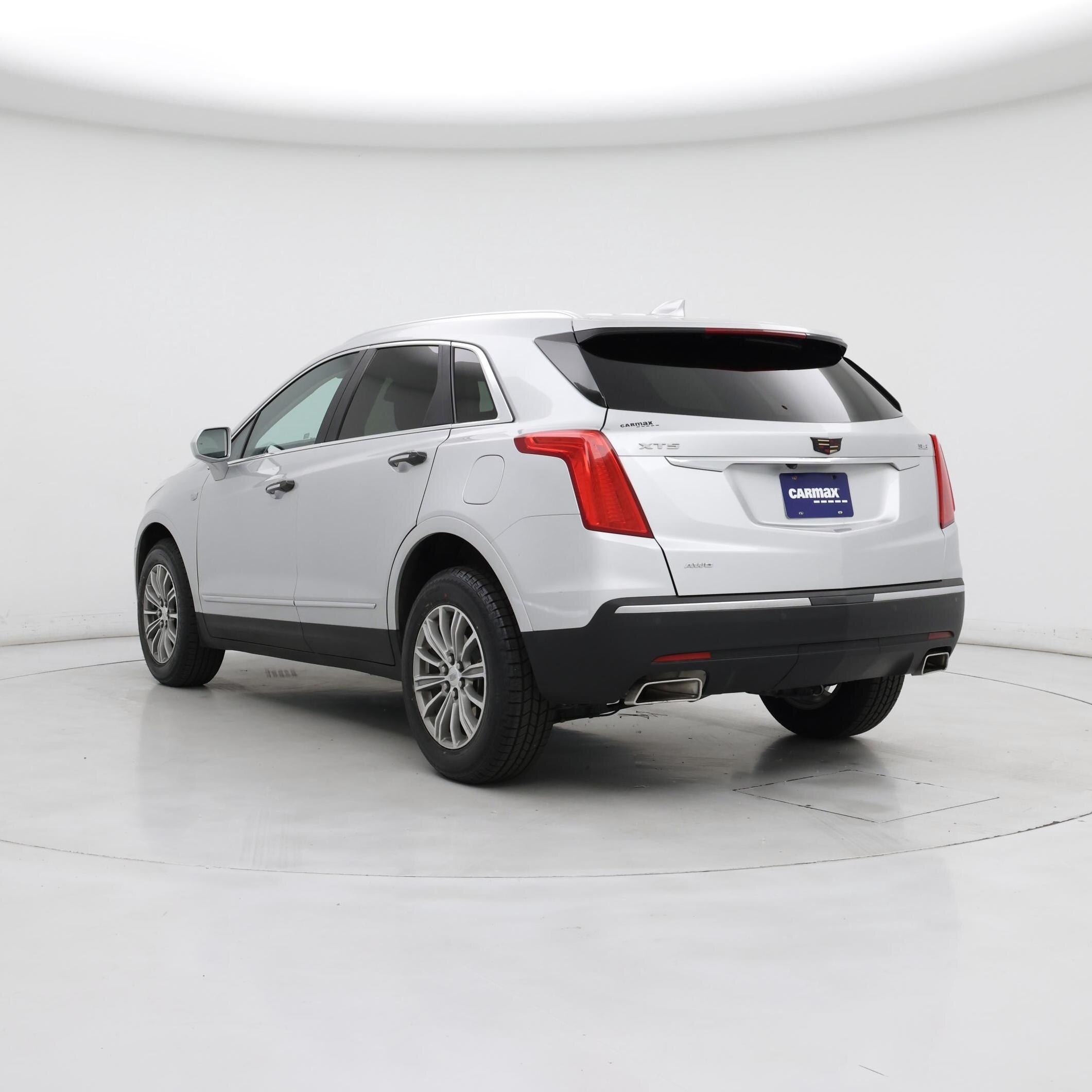 Thumbnail: 2017 Cadillac XT5 - 2