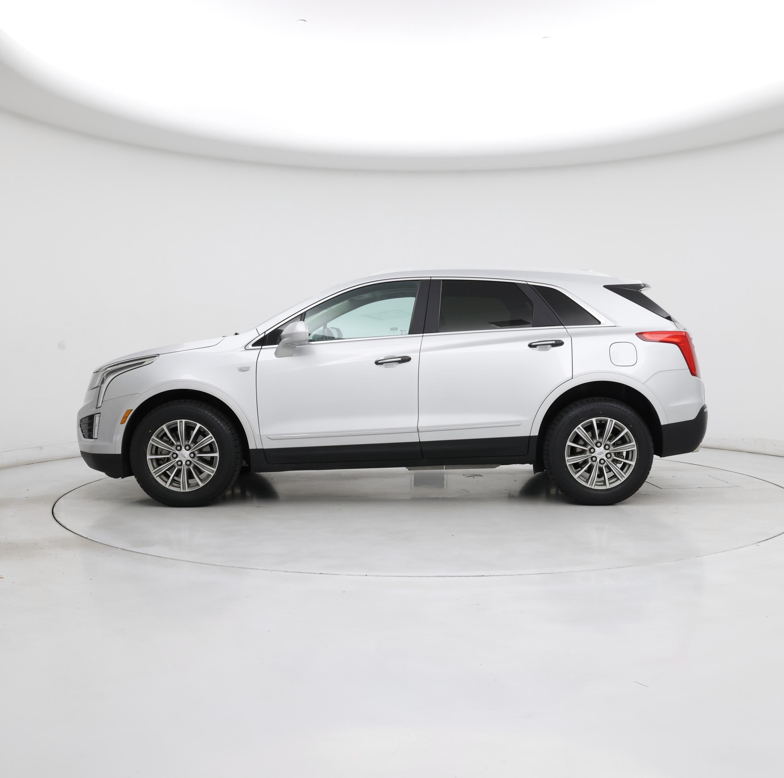 Thumbnail: 2017 Cadillac XT5 - 3
