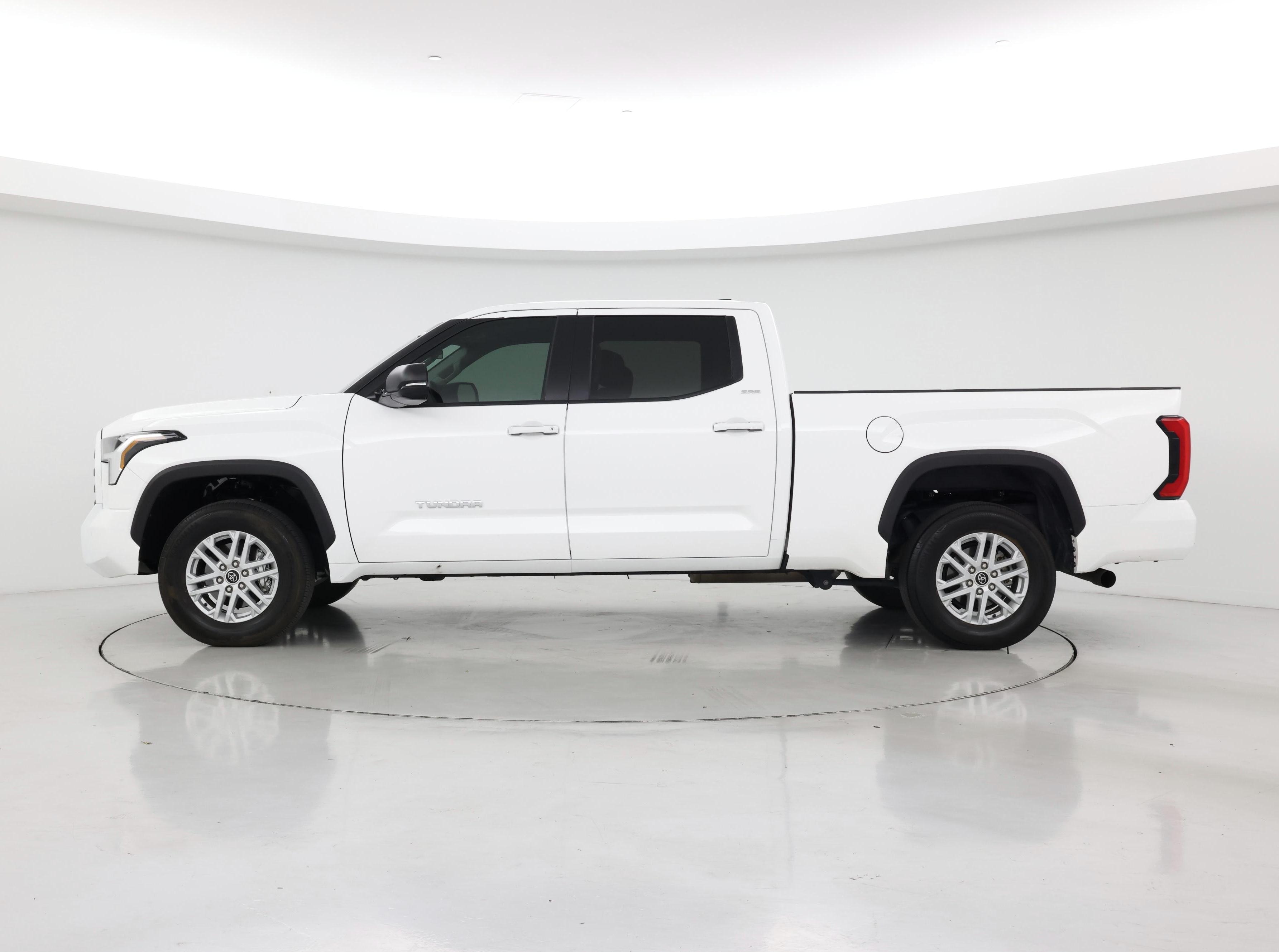 Thumbnail: 2024 Toyota Tundra - 3
