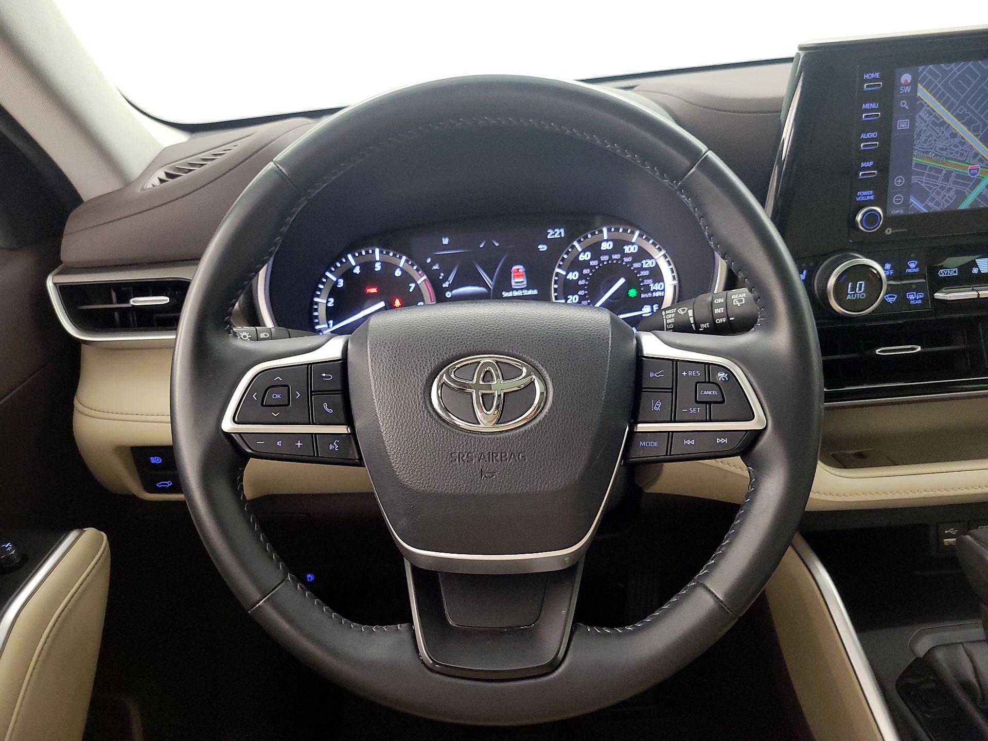 Thumbnail: 2022 Toyota Highlander - 10