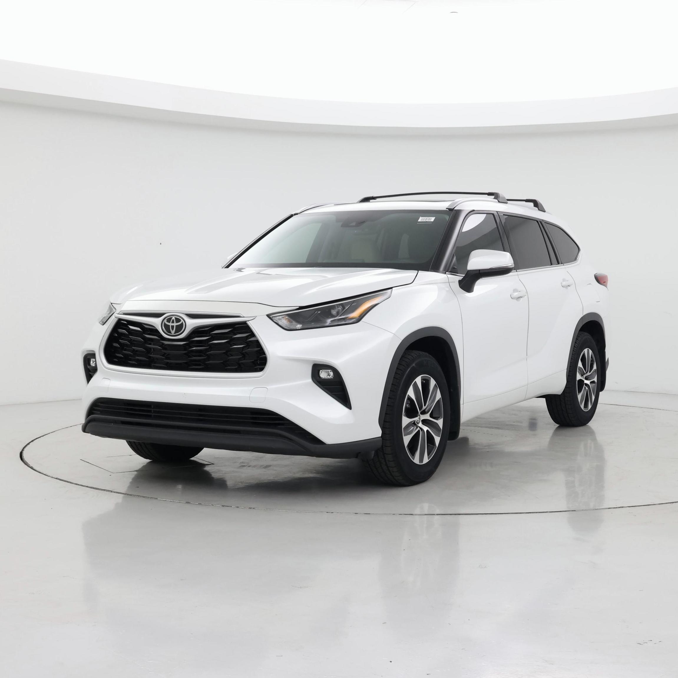 Thumbnail: 2022 Toyota Highlander - 4