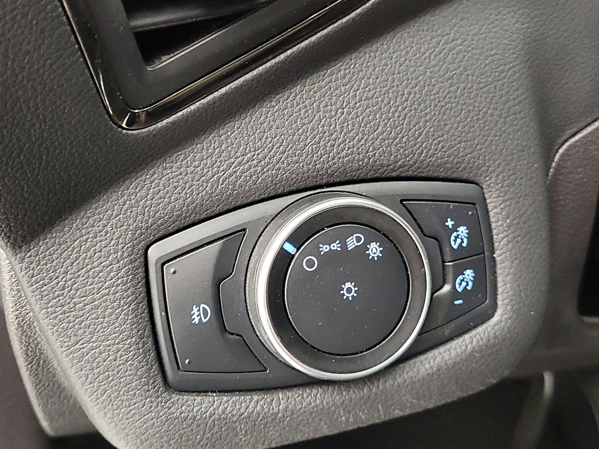 Thumbnail: 2015 Ford Escape - 13