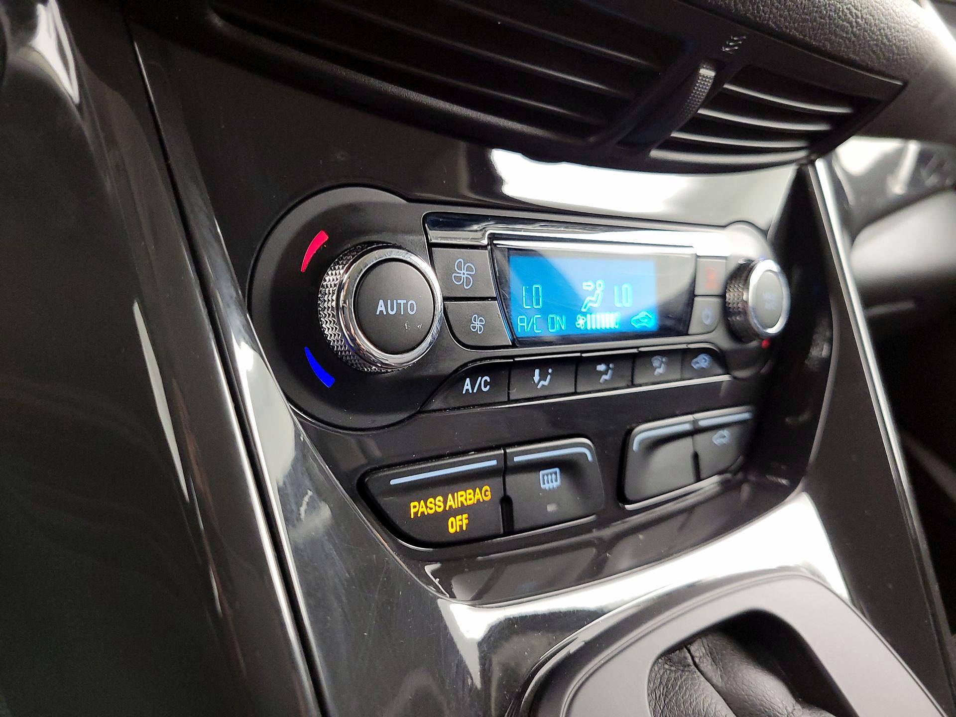 Thumbnail: 2015 Ford Escape - 17