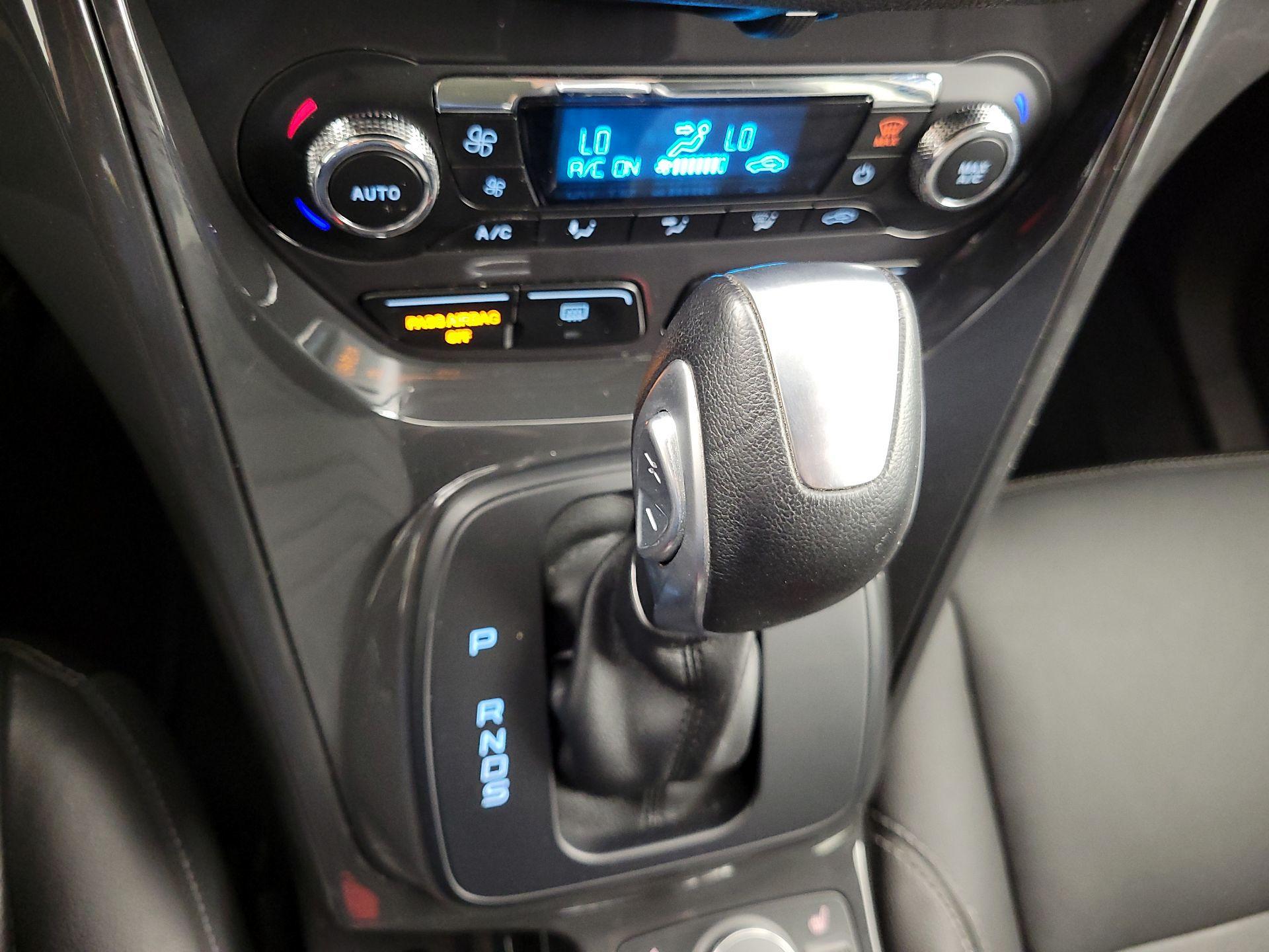 Thumbnail: 2015 Ford Escape - 18