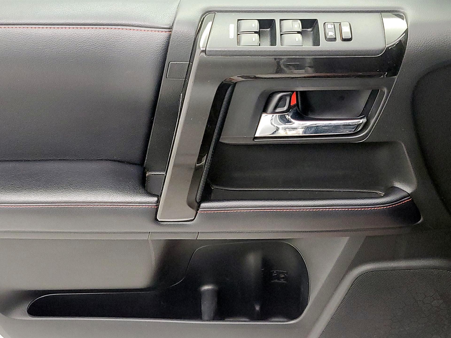 Thumbnail: 2019 Toyota 4Runner - 12