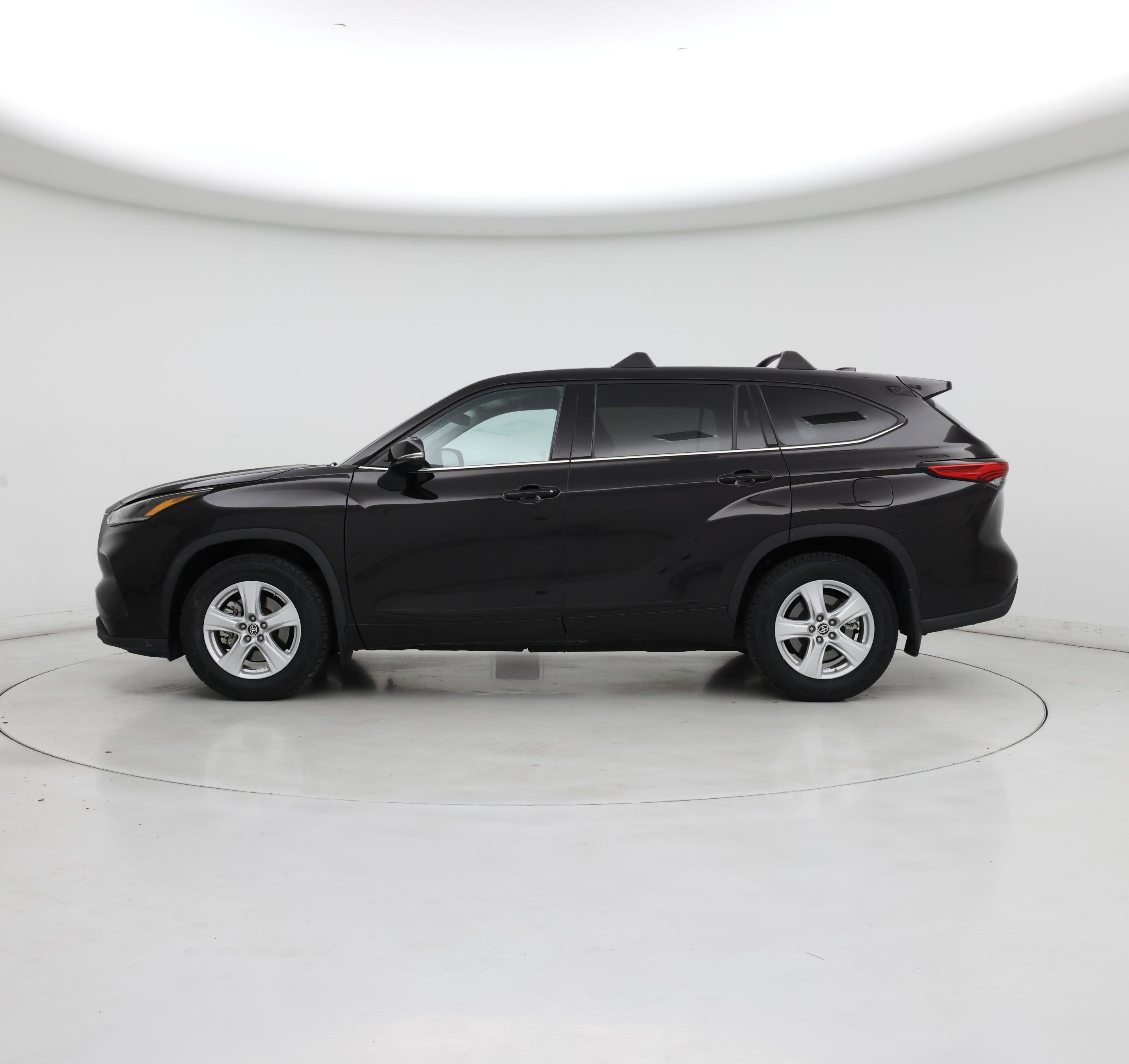 Thumbnail: 2021 Toyota Highlander - 3