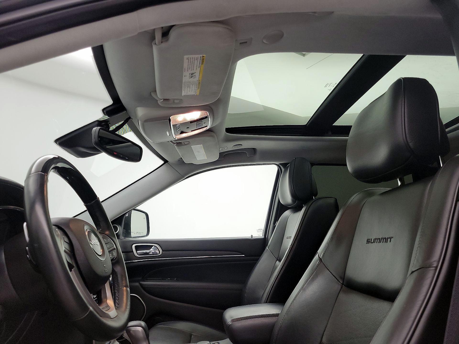Thumbnail: 2017 Jeep Grand Cherokee - 20