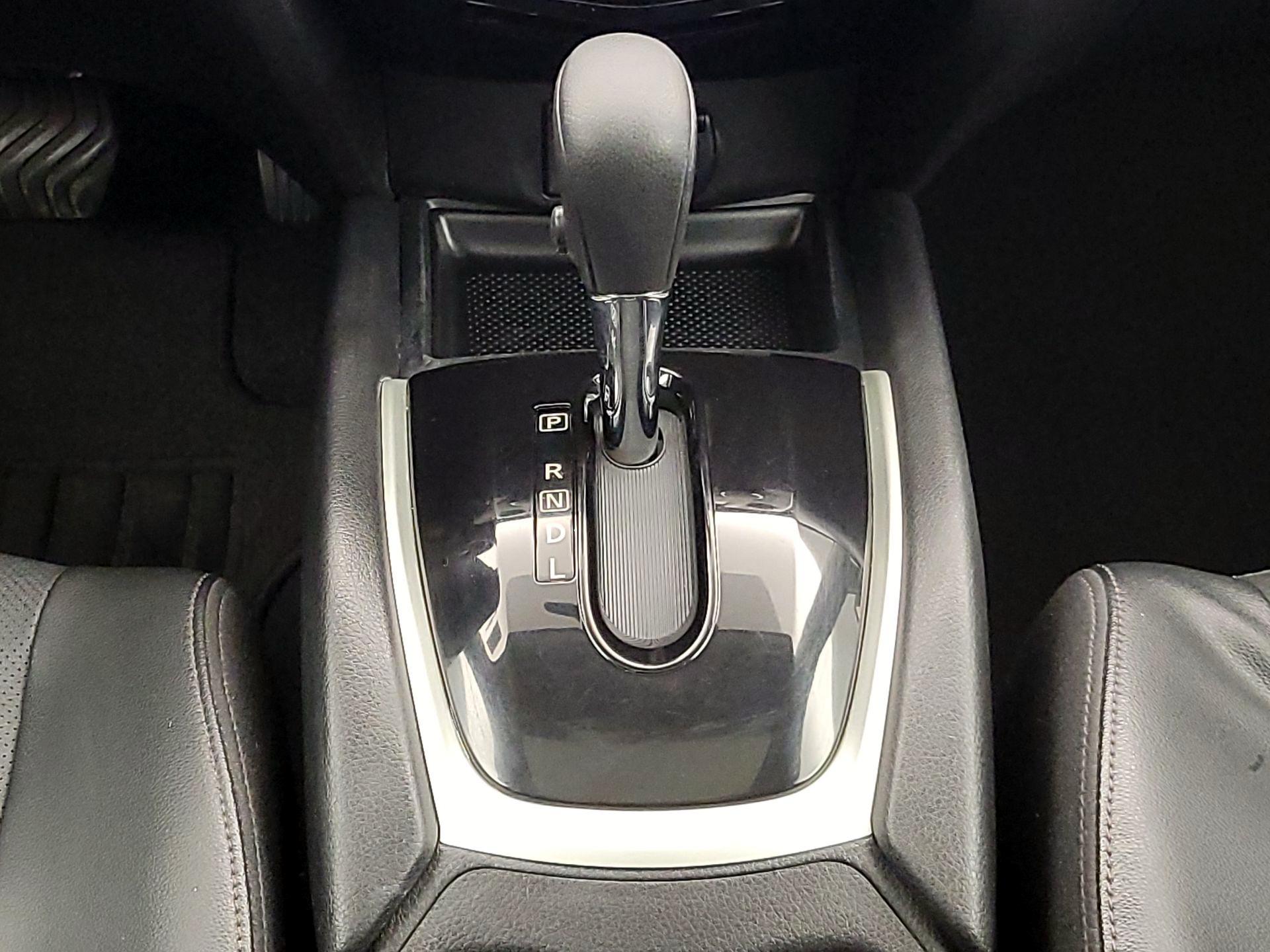 Thumbnail: 2016 Nissan Rogue - 18