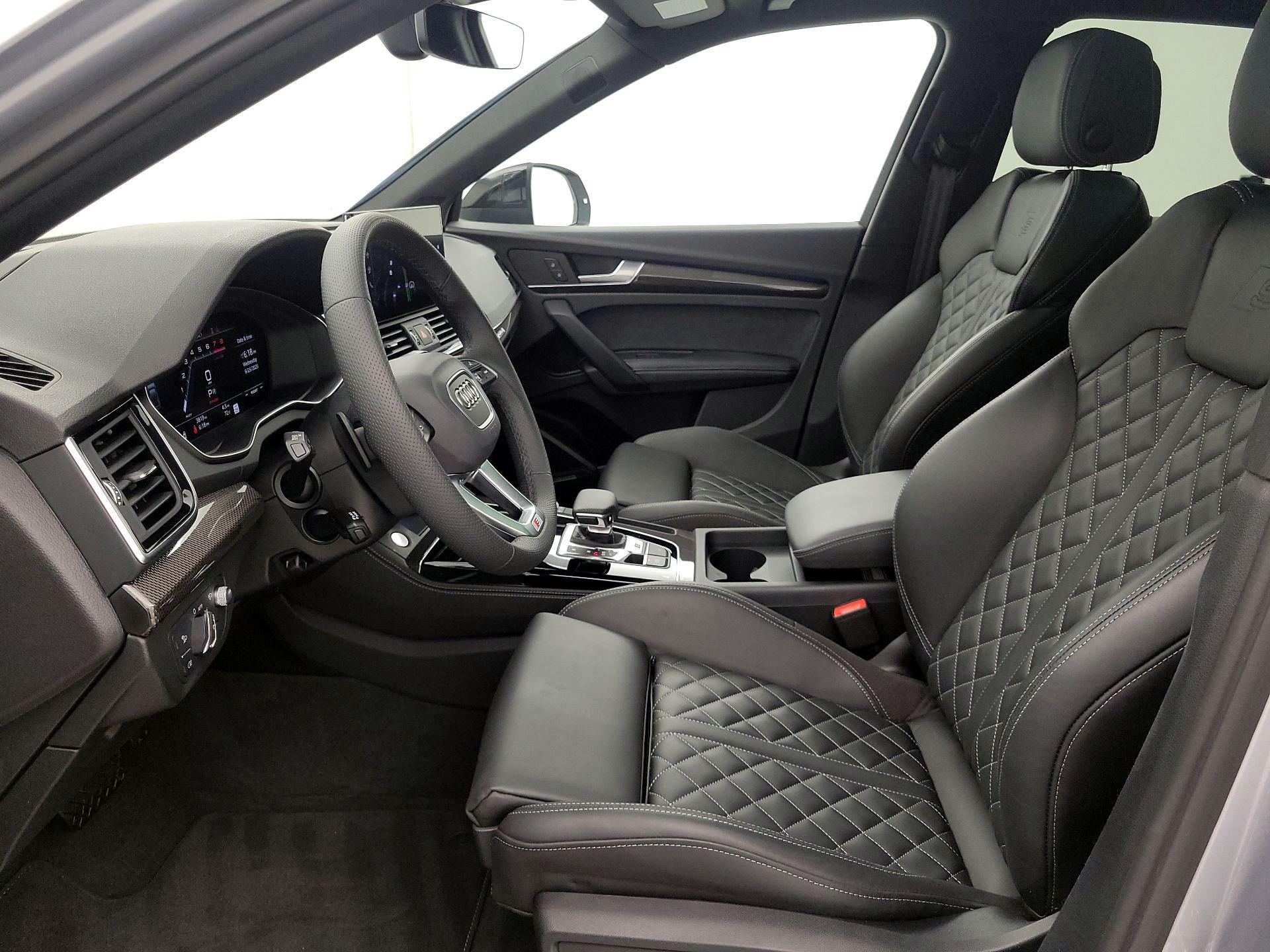 Thumbnail: 2025 Audi SQ5 - 11